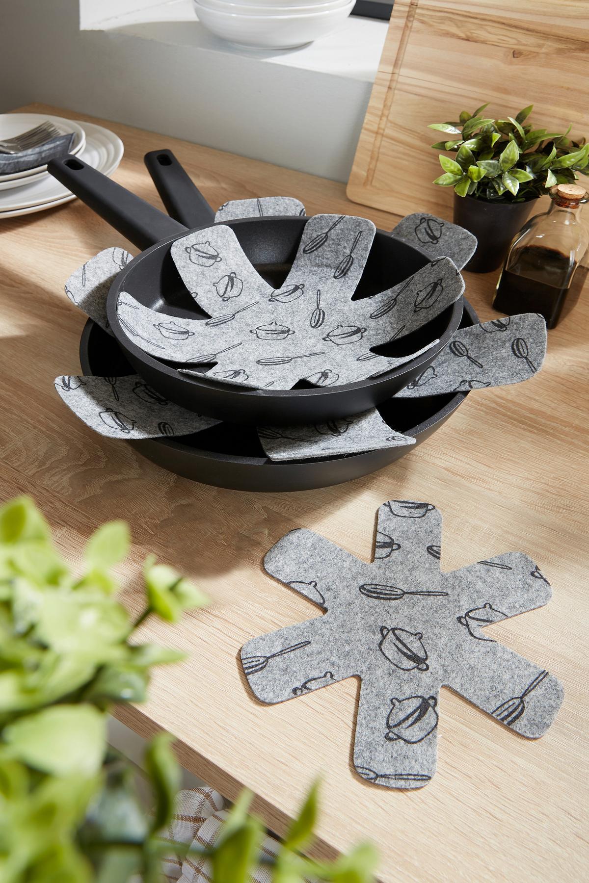 Serpenyővédő Tassilo - fekete/szürke, Konventionell, textil - Luca Bessoni