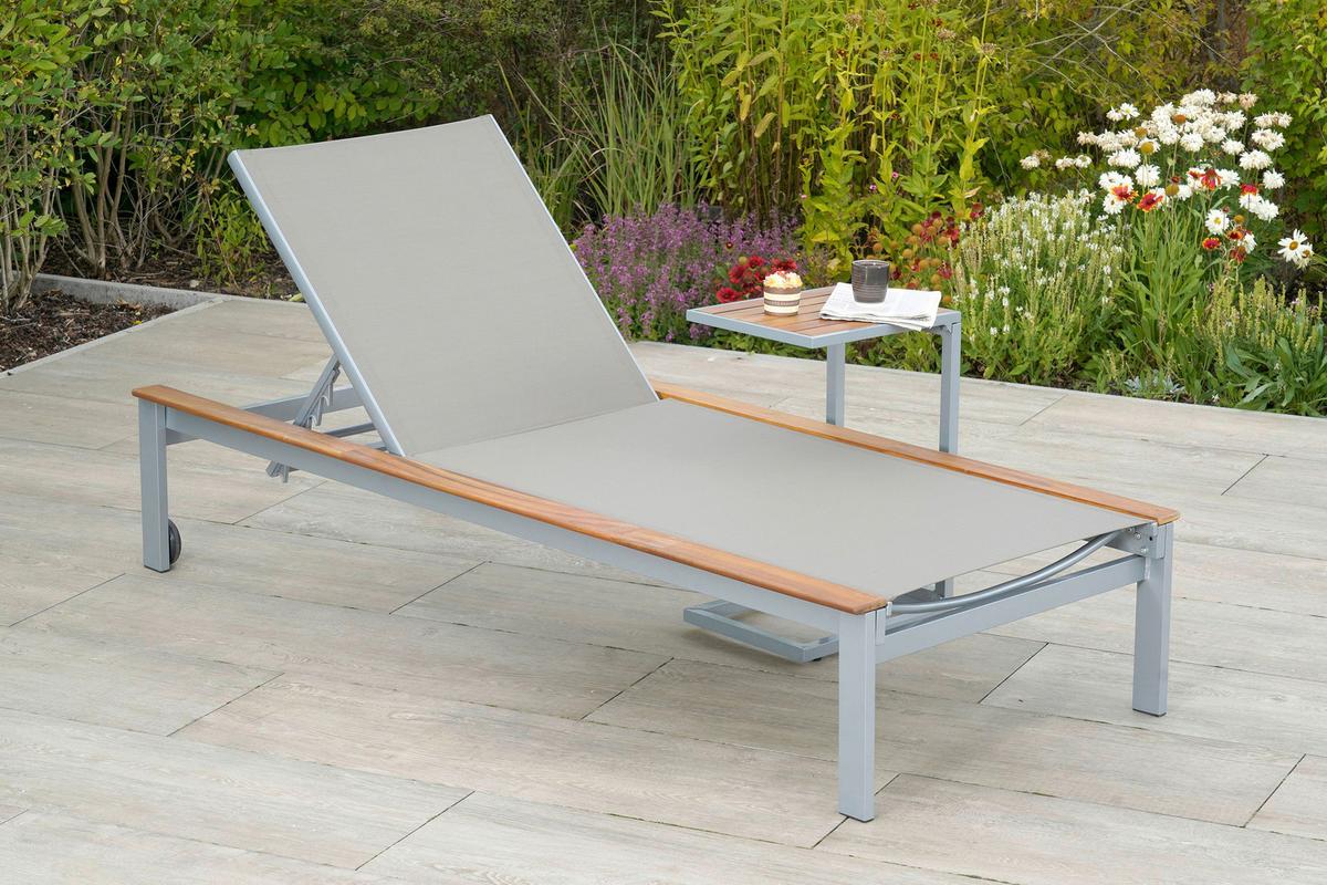 Sonnenliege Naxos Akazienholz/Metall mit Rollen - Beige/Silberfarben, MODERN, Holz/Metall (198/103/84cm) - Gardenson