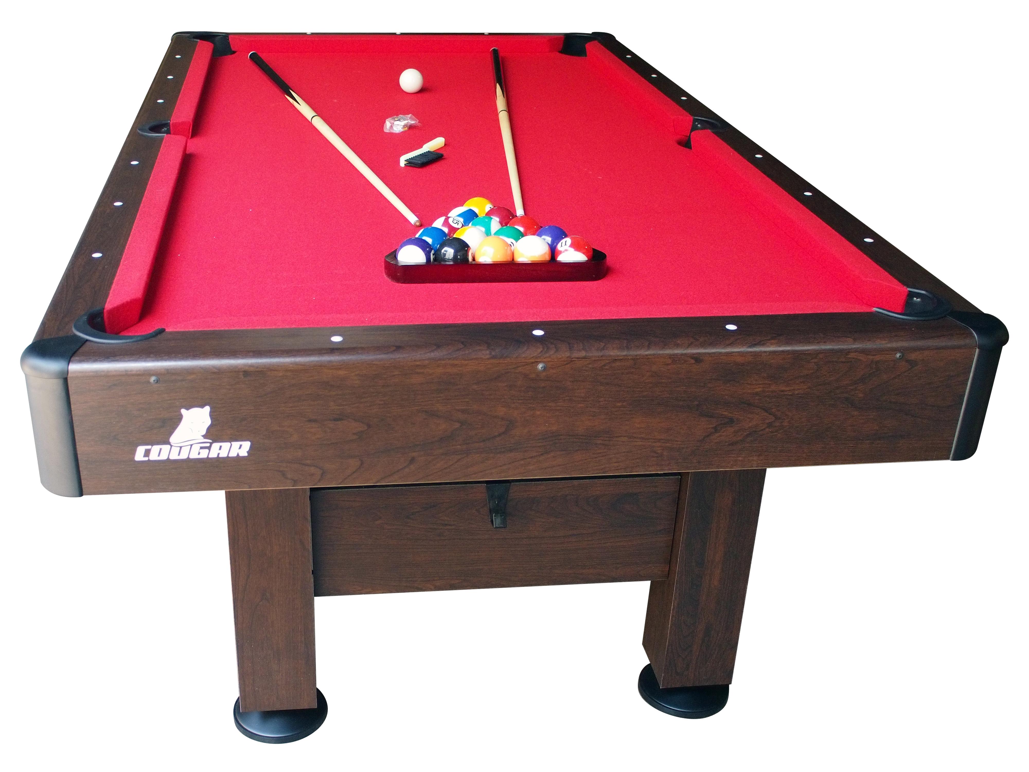 Billardtisch mit Queue, Kugeln, Kreide sowie Dreieck