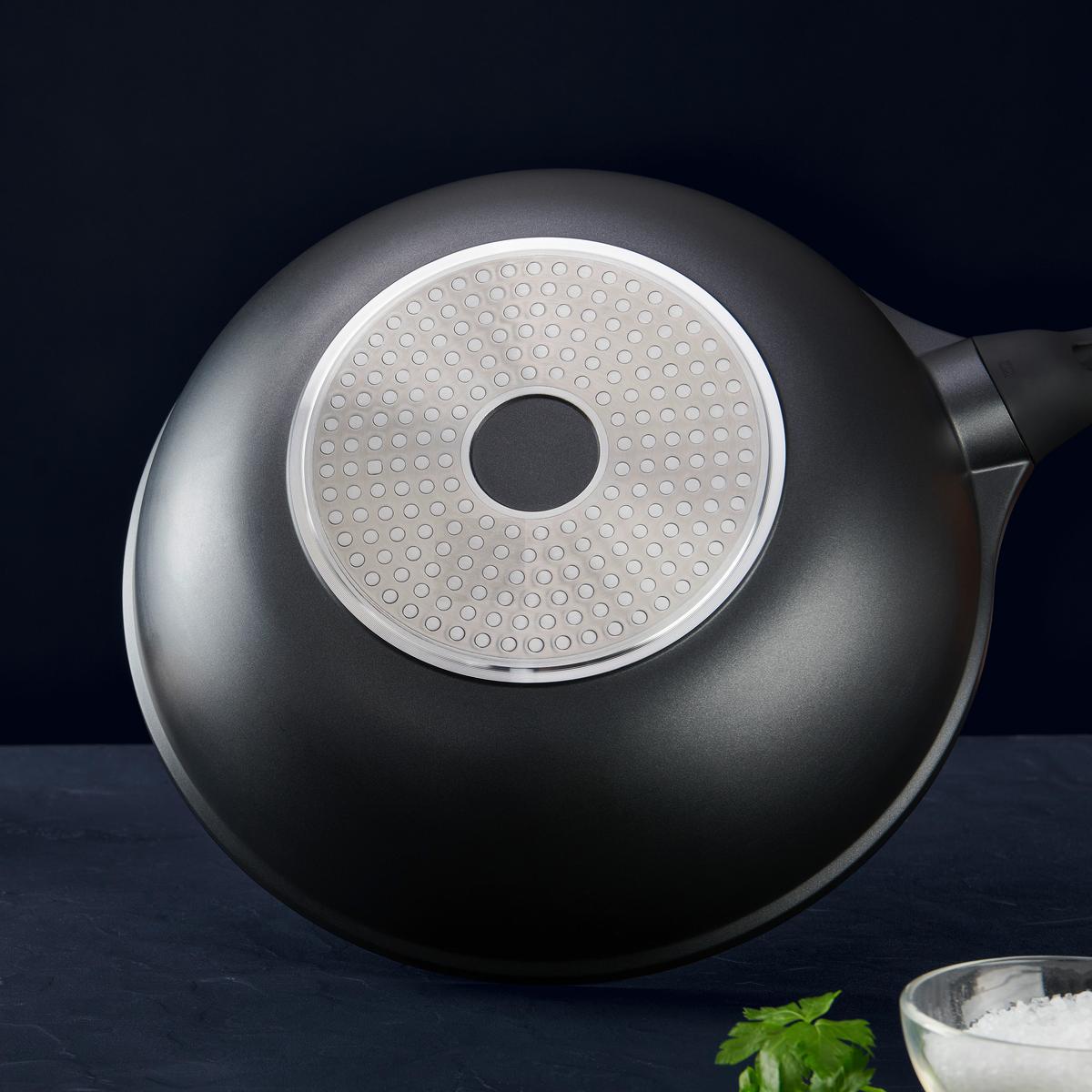Panvica Wok Black Line, Ø: 30cm - čierna, Konventionell, kov/plast (30/9,5cm) - Gourmesto