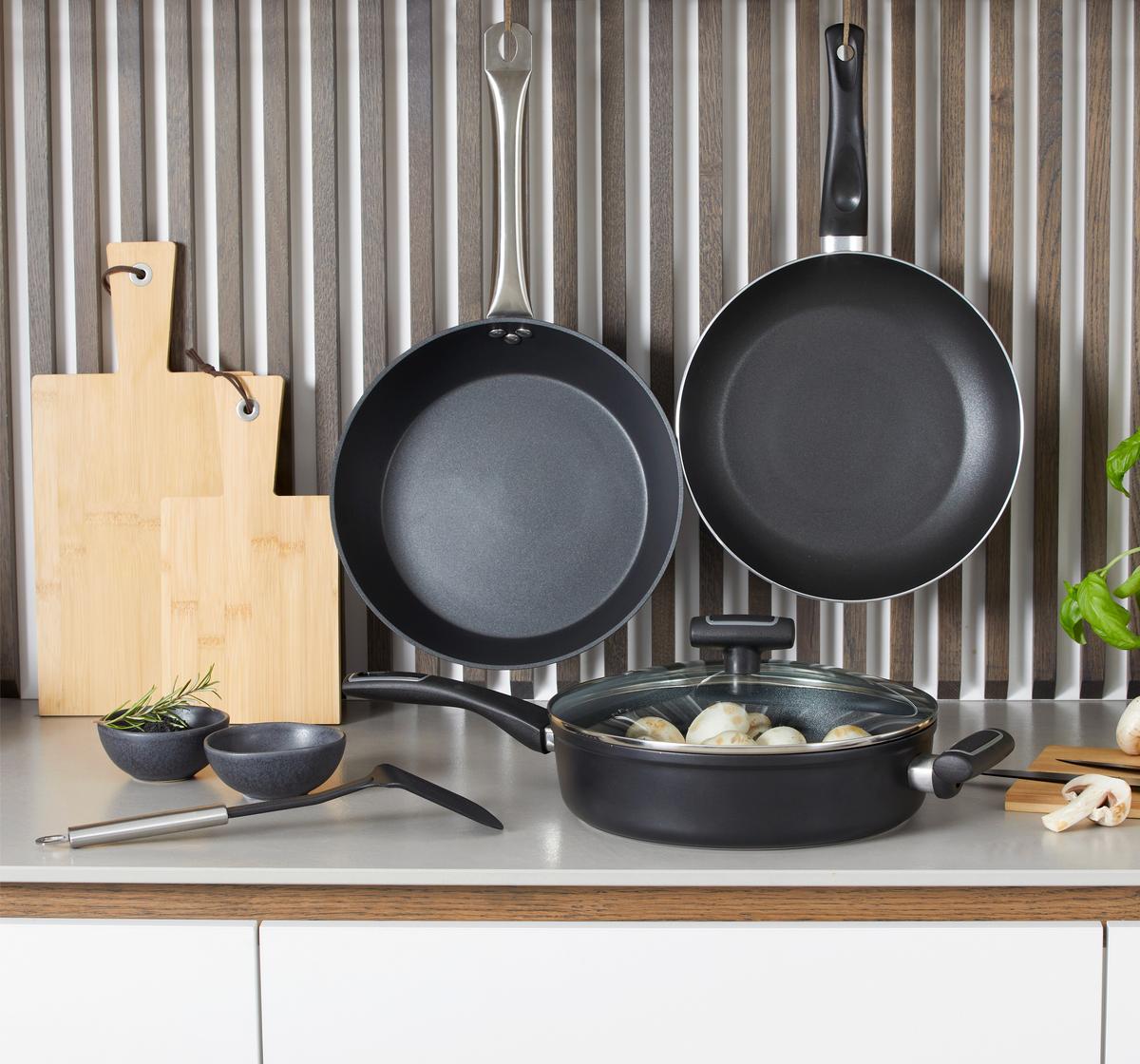 Pánev Basic, Ø: 20cm - šedá/černá, Konvenční, kov/plast (20/4,3cm) - Mömax