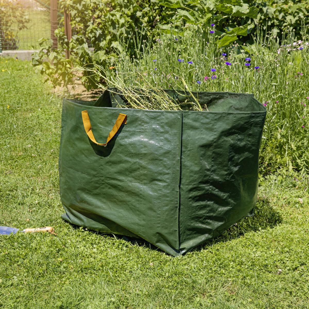 Gartenabfallsack aus grünem Kunststoff » kaufen