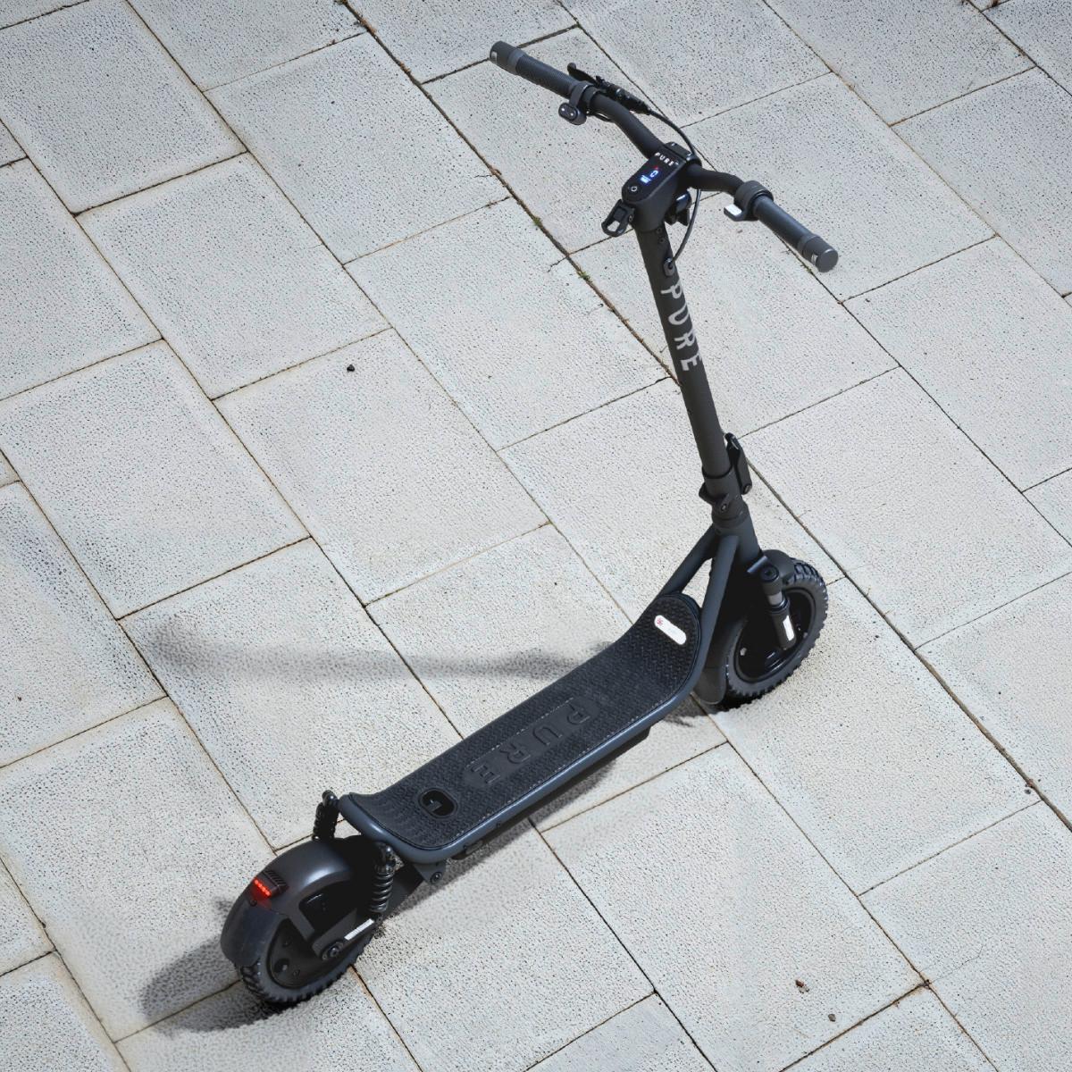 Elektroscooter CS-PURE-AIR6-PP -MG, StVO Konform - Schwarz, Basics, Metall (69/120/123cm)