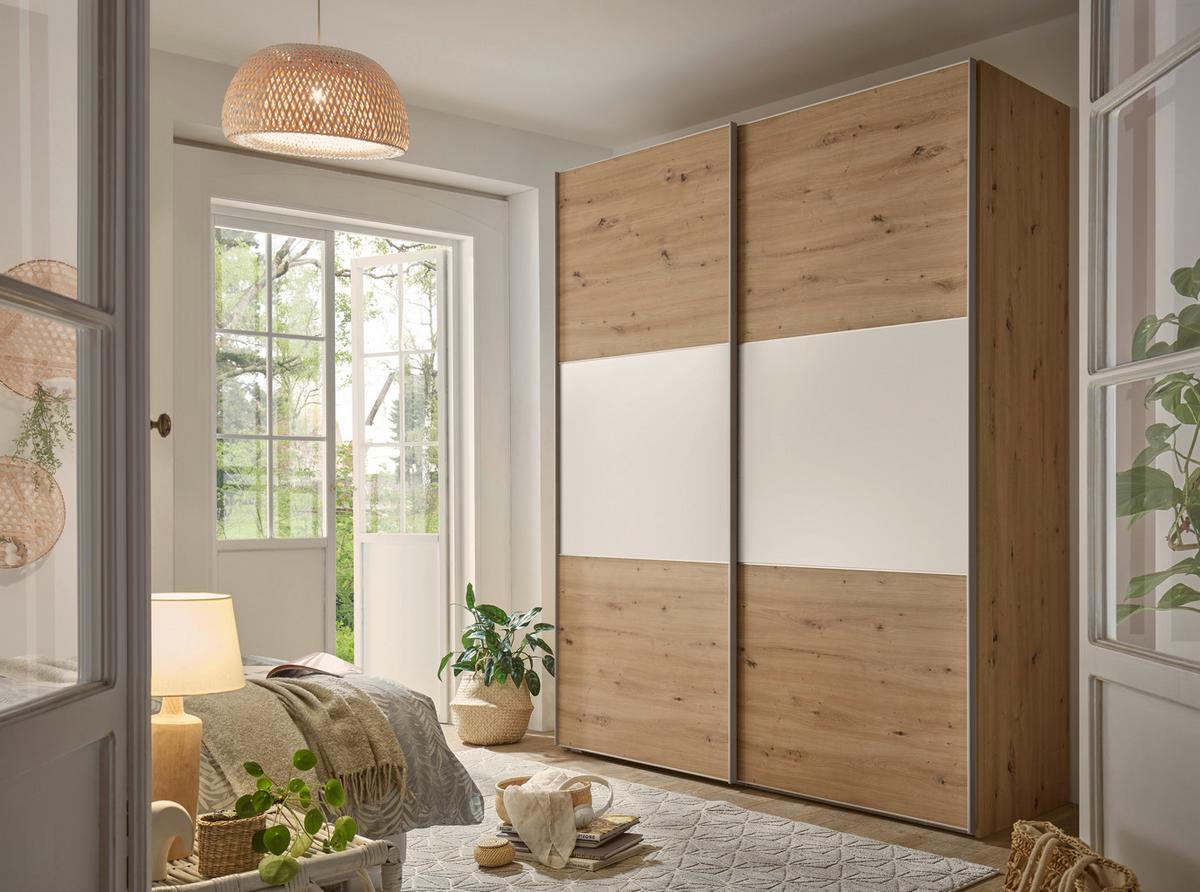 Wohnlicher Schiebetürenschrank mit 8 Einlegeböden