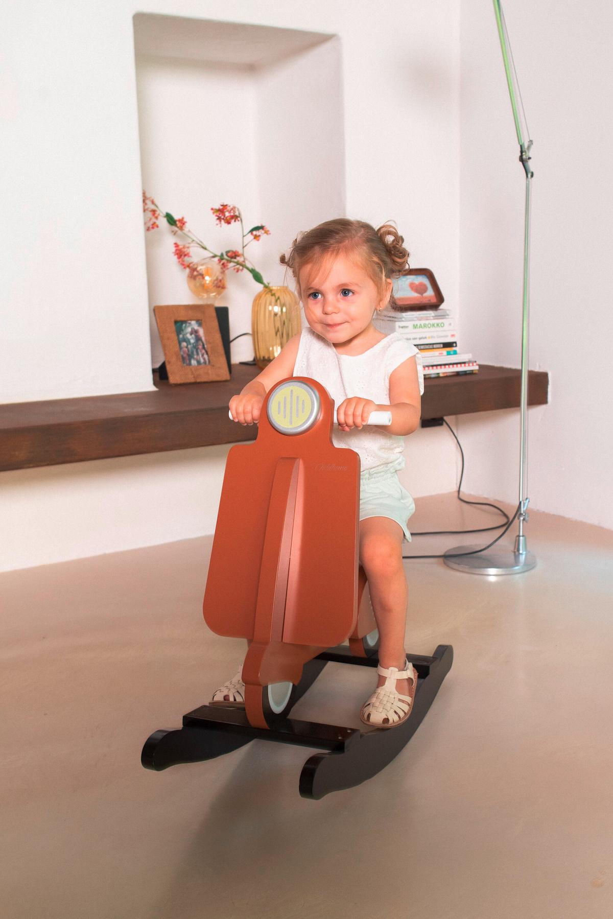 Schaukeltier Roller Schwarz, Rostfarben, L: 70 cm - Rostfarben/Schwarz, KONVENTIONELL, Holzwerkstoff (70/25/57cm) - Childhome