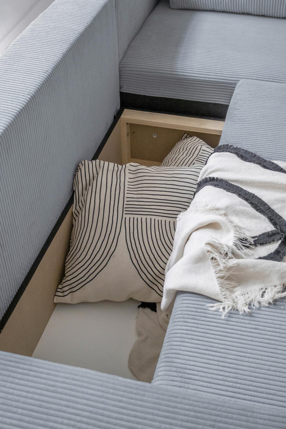 Sedačka OLIVER, pravá, světle šedá barva - černá/světle šedá, Design, textil/plast (247/194cm) - MID.YOU