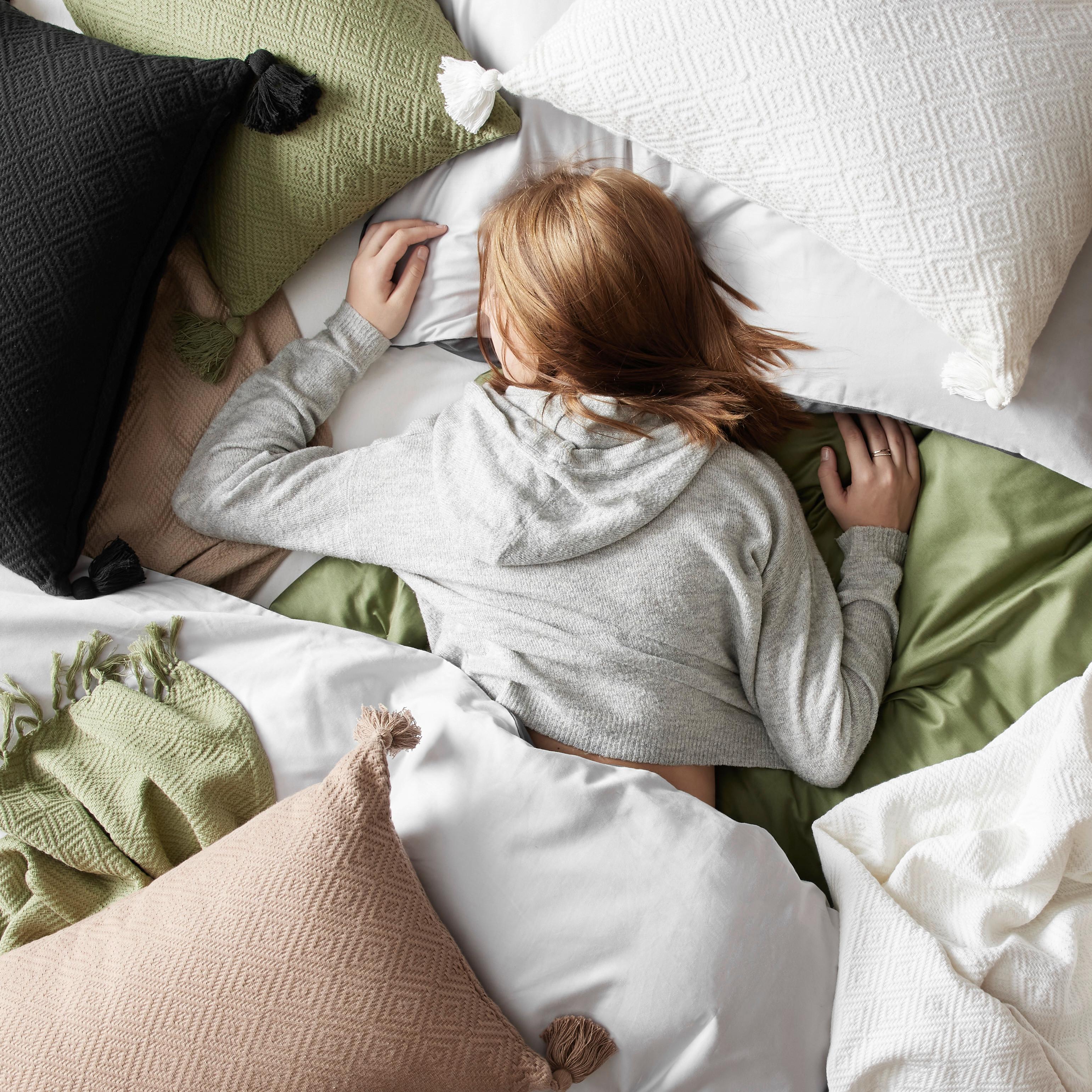 DEKORAČNÝ VANKÚŠ Frieda, 40/60cm, olivovozelená - olivovozelená, Modern, textil (40/60cm) - Modern Living