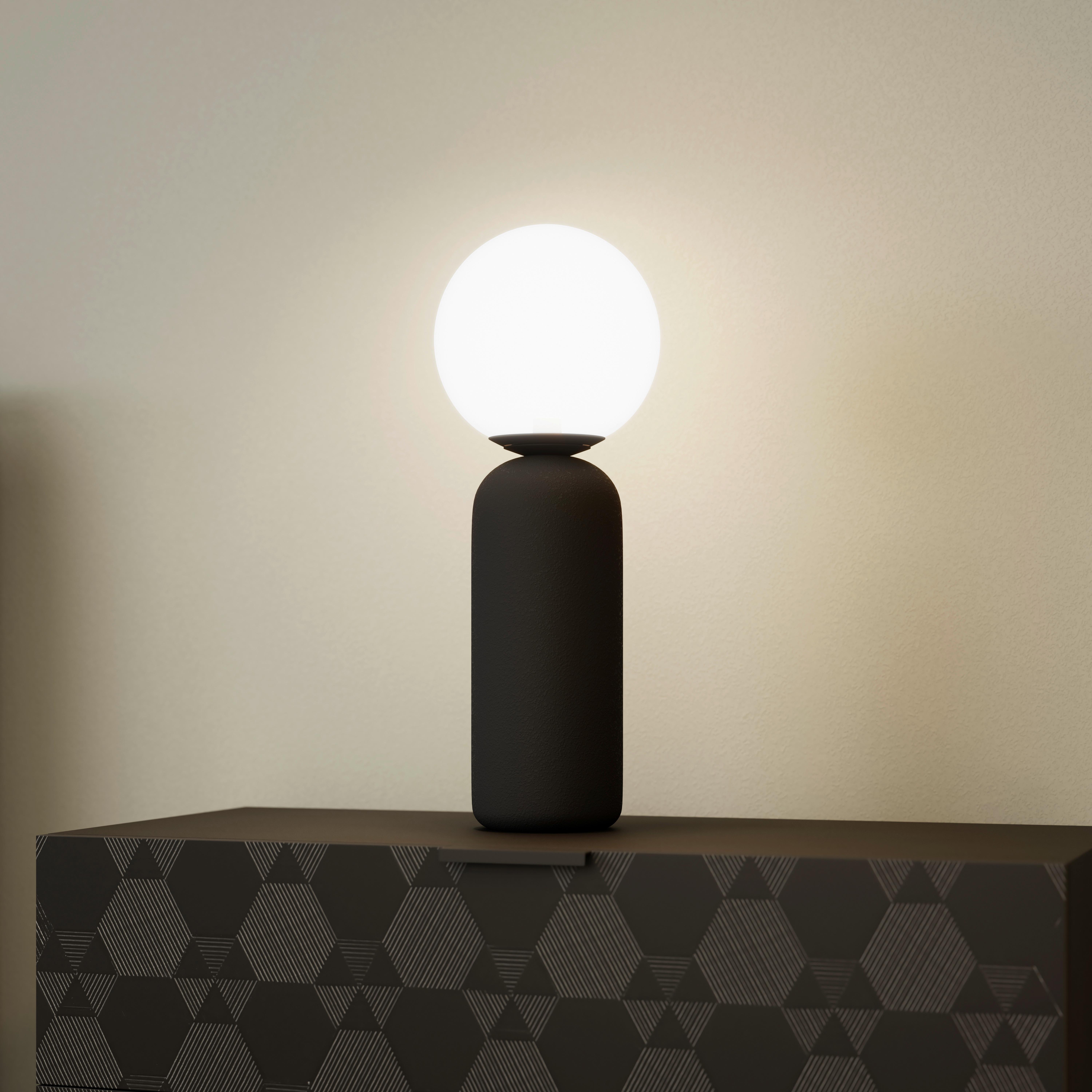 STOLNÁ LAMPA AMORA - čierna/biela, Modern, kov/keramika (20/52,5cm) - Bessagi Home