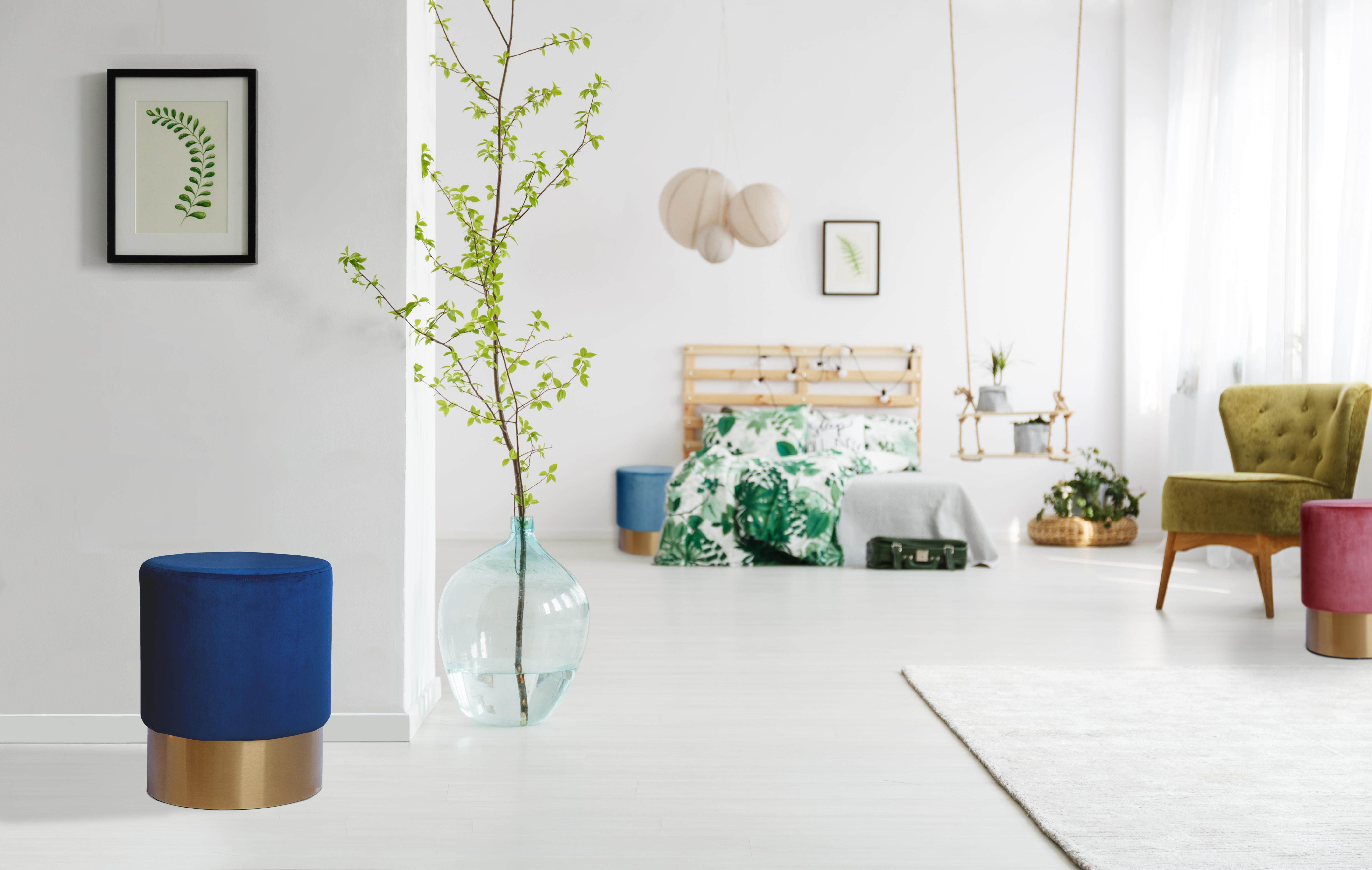 Tonnenförmiger Hocker in Blau und Gold