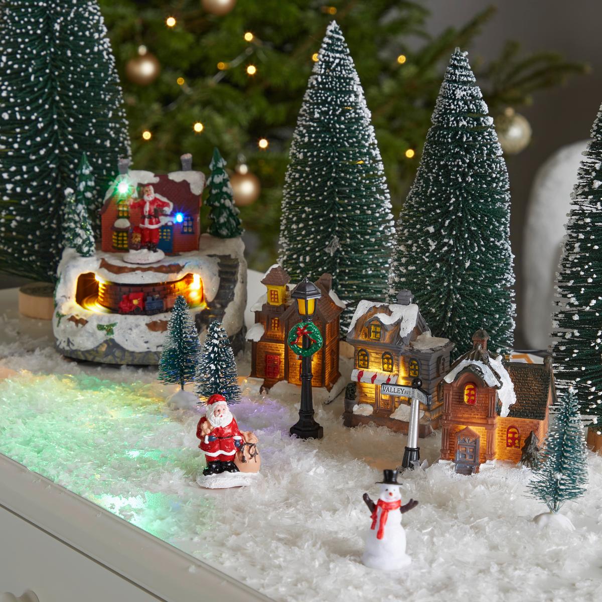 Weihnachtsdorf Kunststoff Stehend mit Leds - Multicolor, KONVENTIONELL, Kunststoff (34/13/10,5cm)