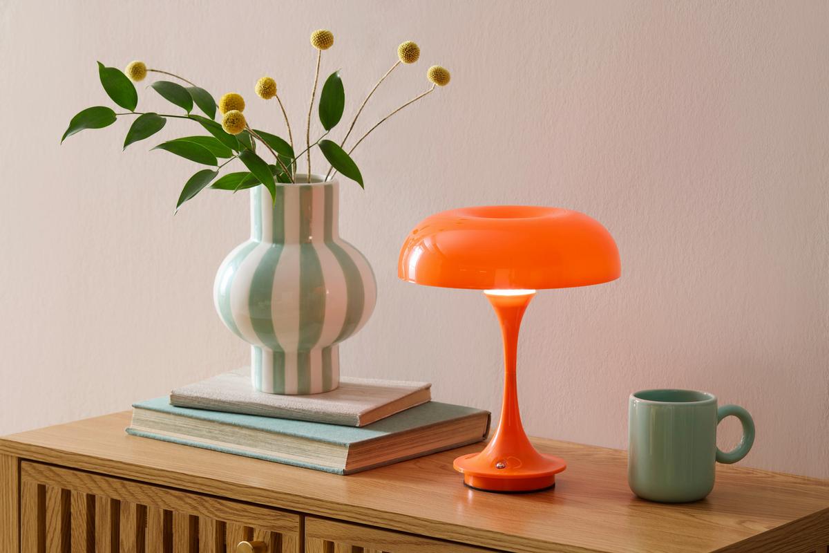 NABÍJATEĽNÁ STOLNÁ LAMPA RETRO - oranžová/chrómová, Modern, kov/plast (19,5/24cm) - Mömax