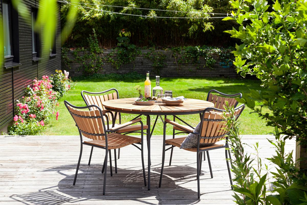 Gartentisch Ellen Teakholz ⌀ 110 cm - Anthrazit/Teakfarben, KONVENTIONELL, Holz/Metall (110/110/74cm) - Gardenson