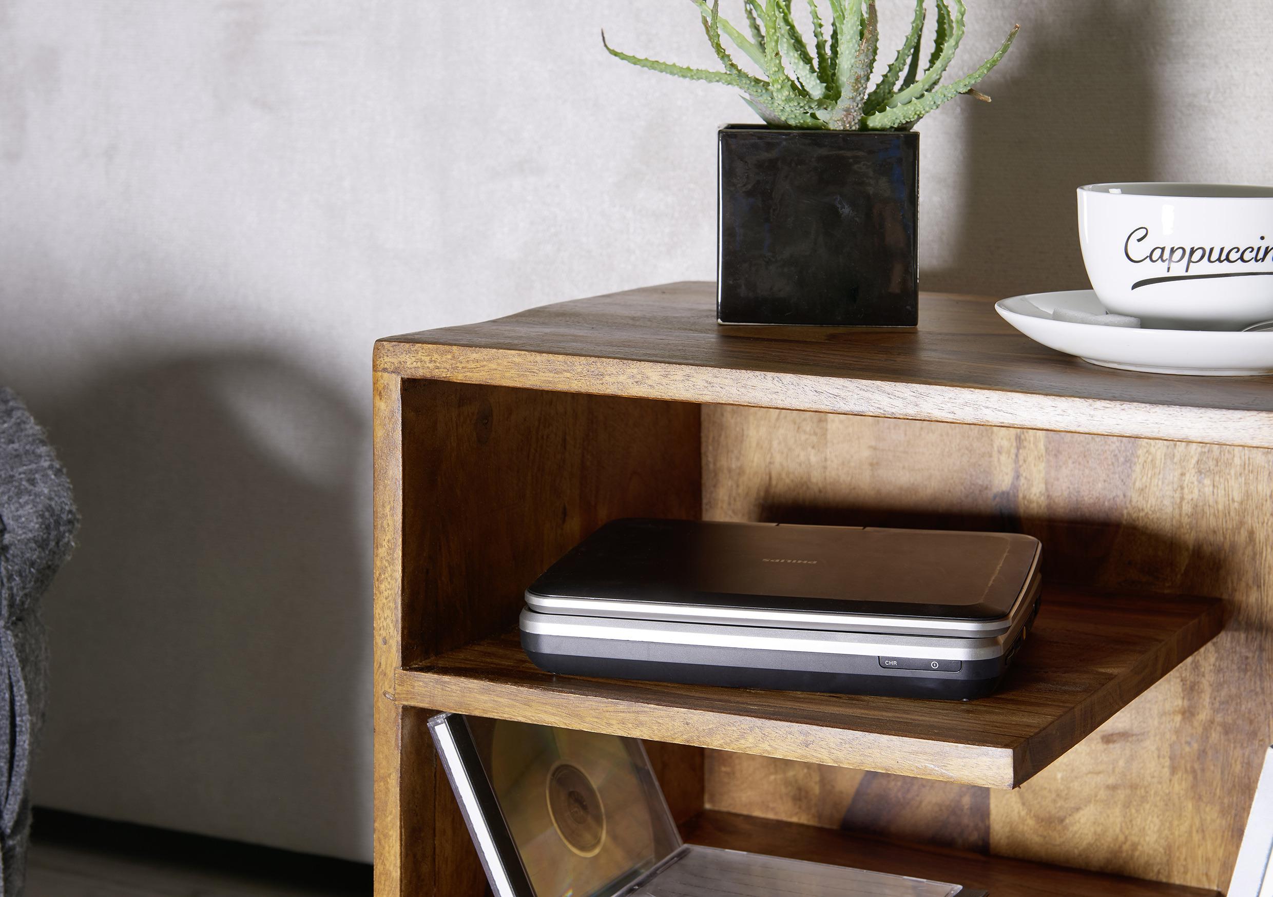 Stylisches Nachtkästchen mit drei Schubladen