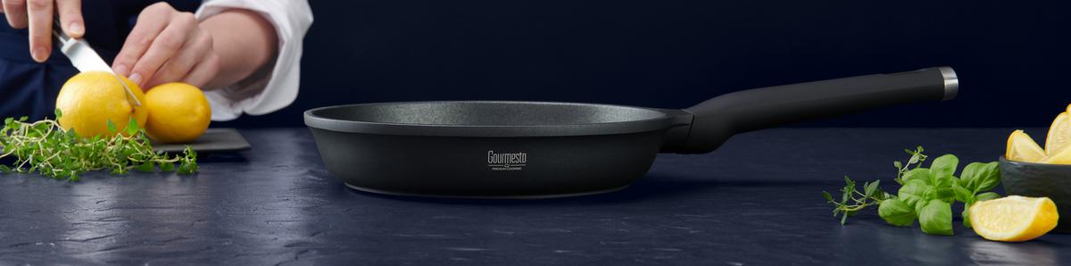 Panvica Black Line, Ø: 24cm - čierna, Konventionell, kov/plast (24/5cm) - Gourmesto