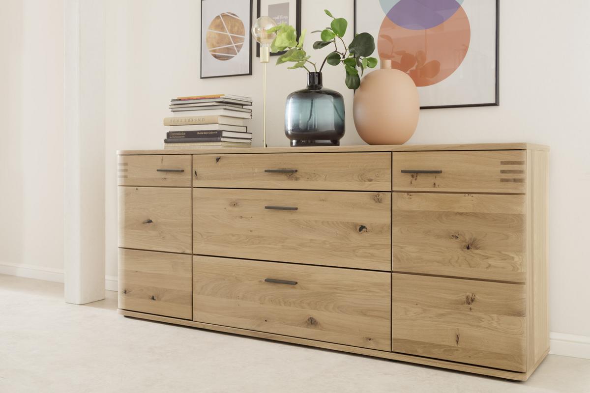Geräumiges Sideboard aus teilmassiver Eiche mit geölten Oberflächen