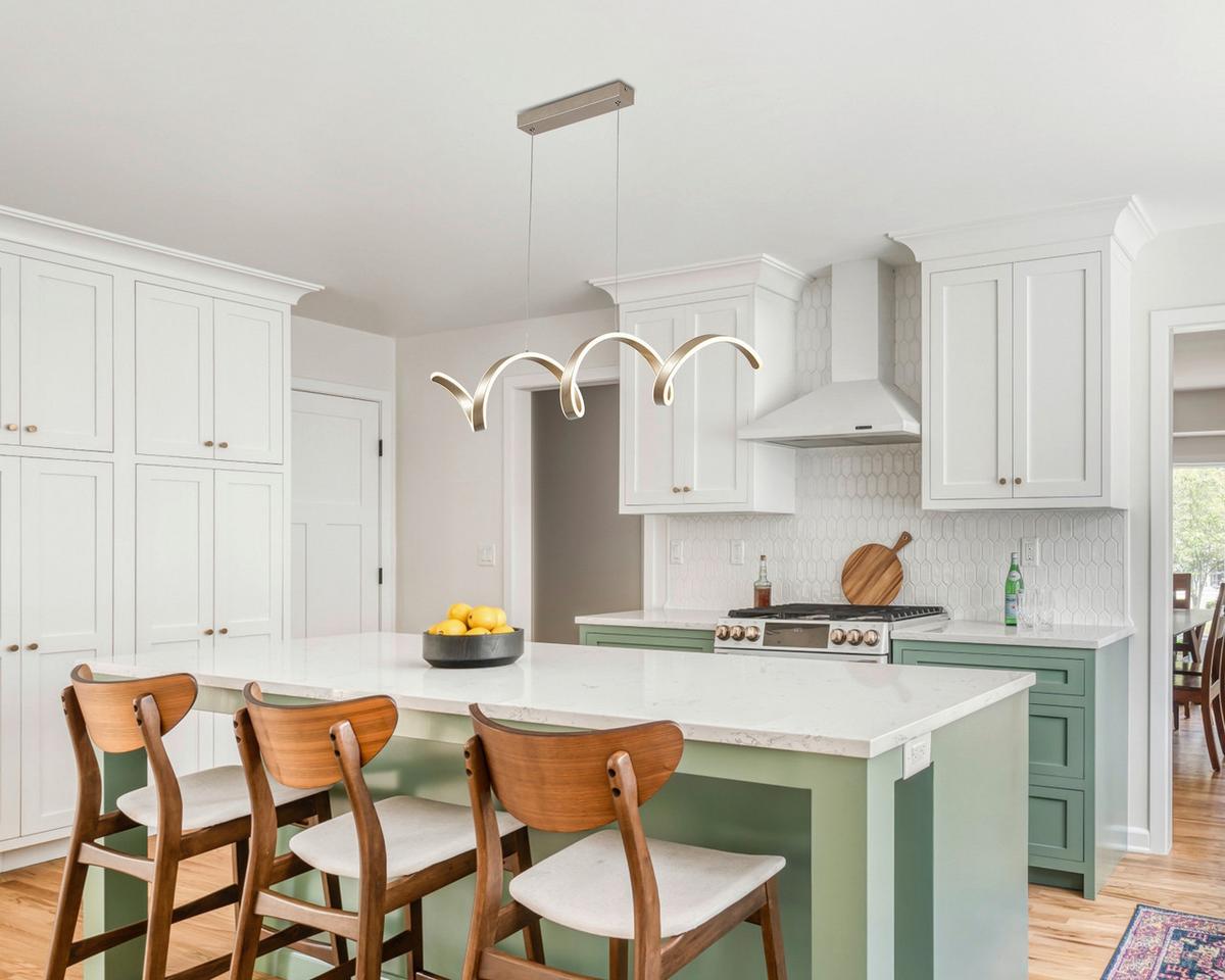 ZÁVĚSNÉ LED SVÍTIDLO CHAMO - šampaňská, Moderní, kov/plast (90/18/150cm) - Mömax