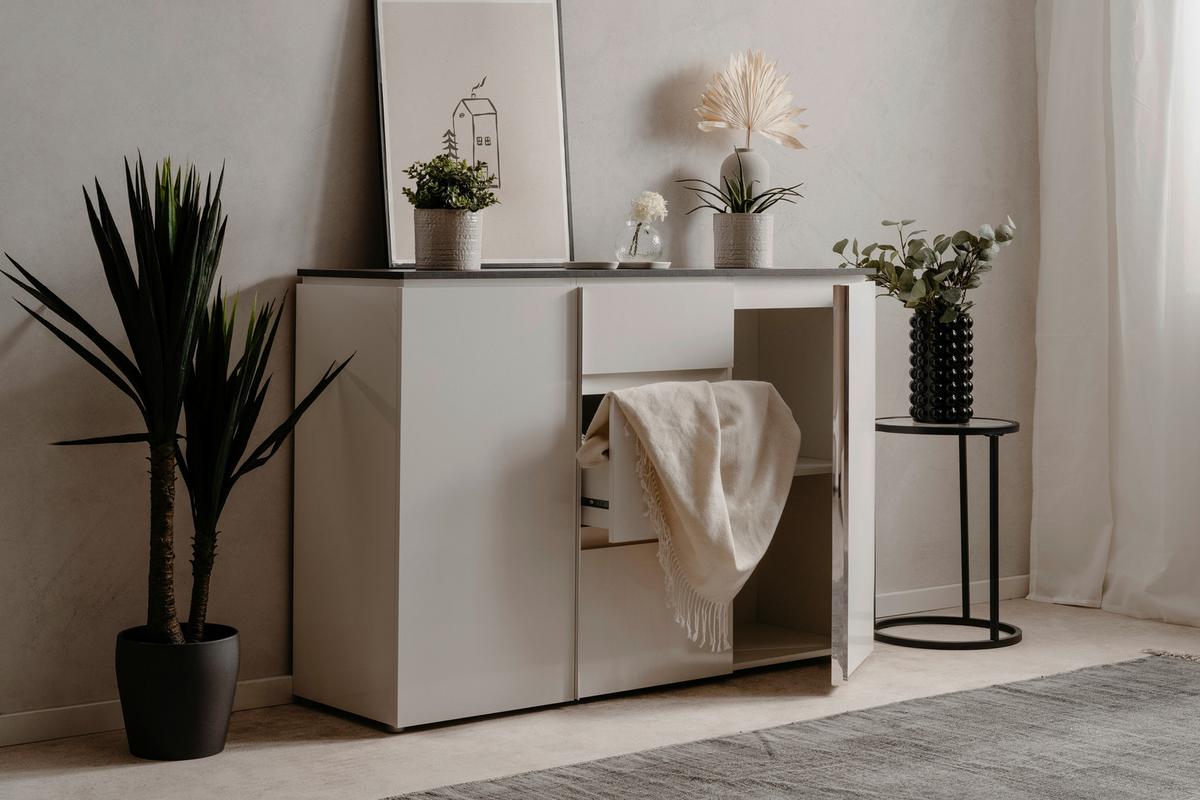Kommode 133 Cm Brest, Weiß - Weiß Hochglanz/Silberfarben, Design, Holzwerkstoff (133/92/40cm) - Livetastic