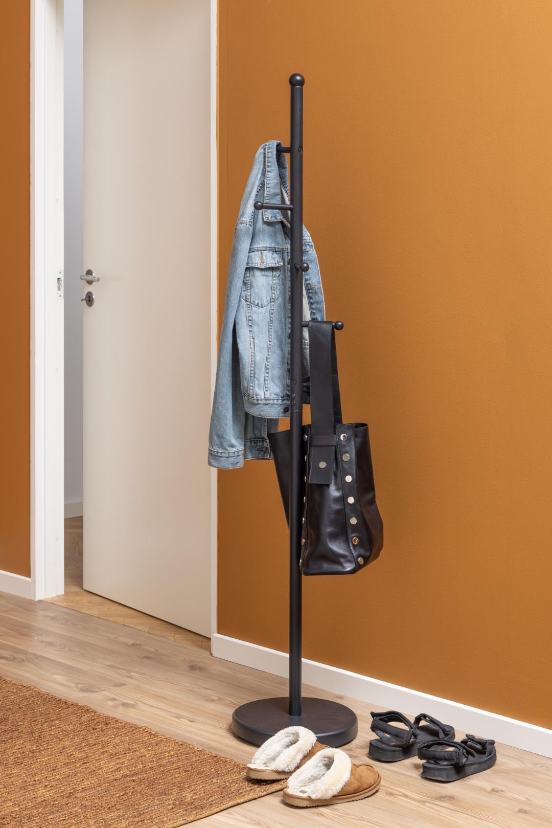 Šatní stojan ASPEN černa - černá, Moderní, kov (32,3/170cm) - MID.YOU