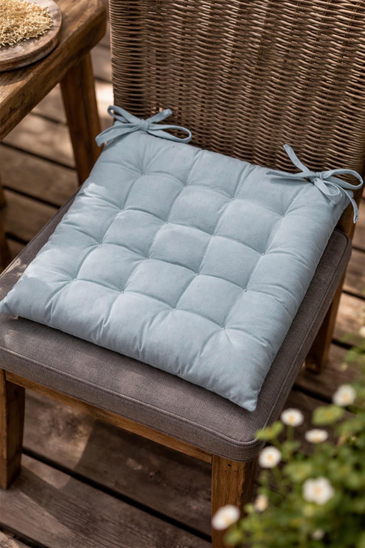 Sitzkissen Lianna - Hellgrün, MODERN, Textil (40/40/4cm) - Luca Bessoni