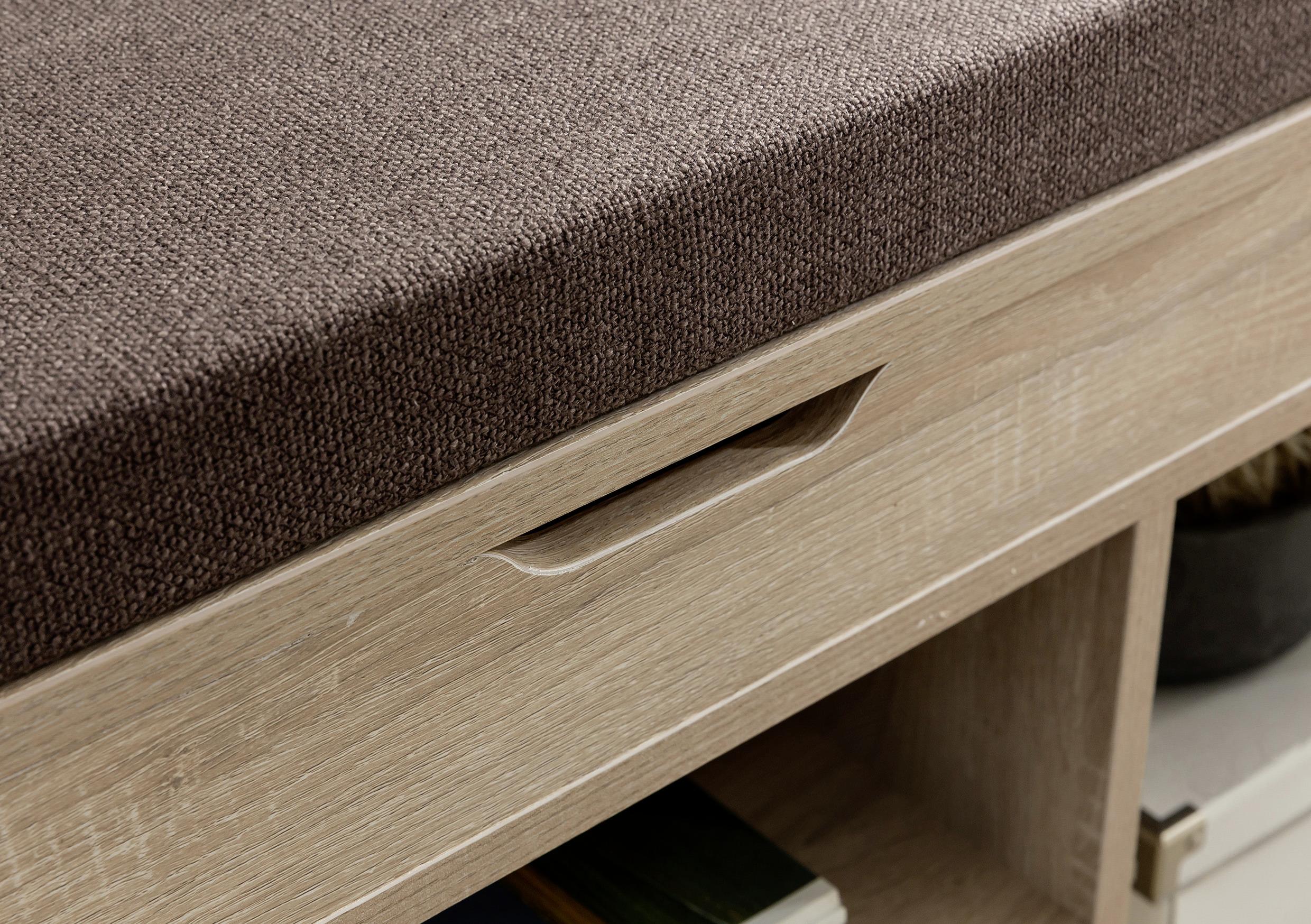 Garderobenbank aus Sonoma-Eiche Dekor mit Webstoff in Braun Detail Sitzfläche