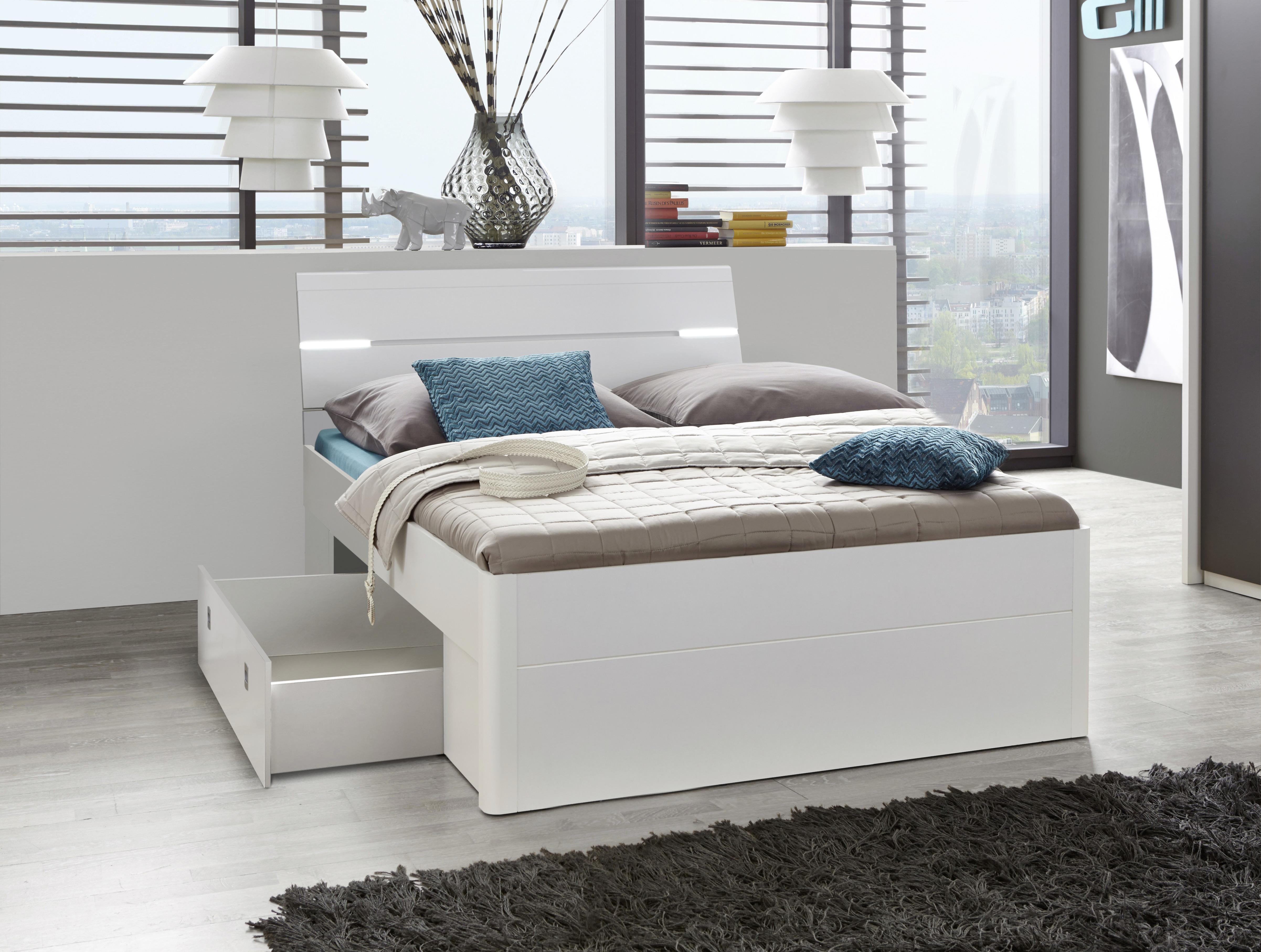 Modernes Bett in Weiß online kaufen