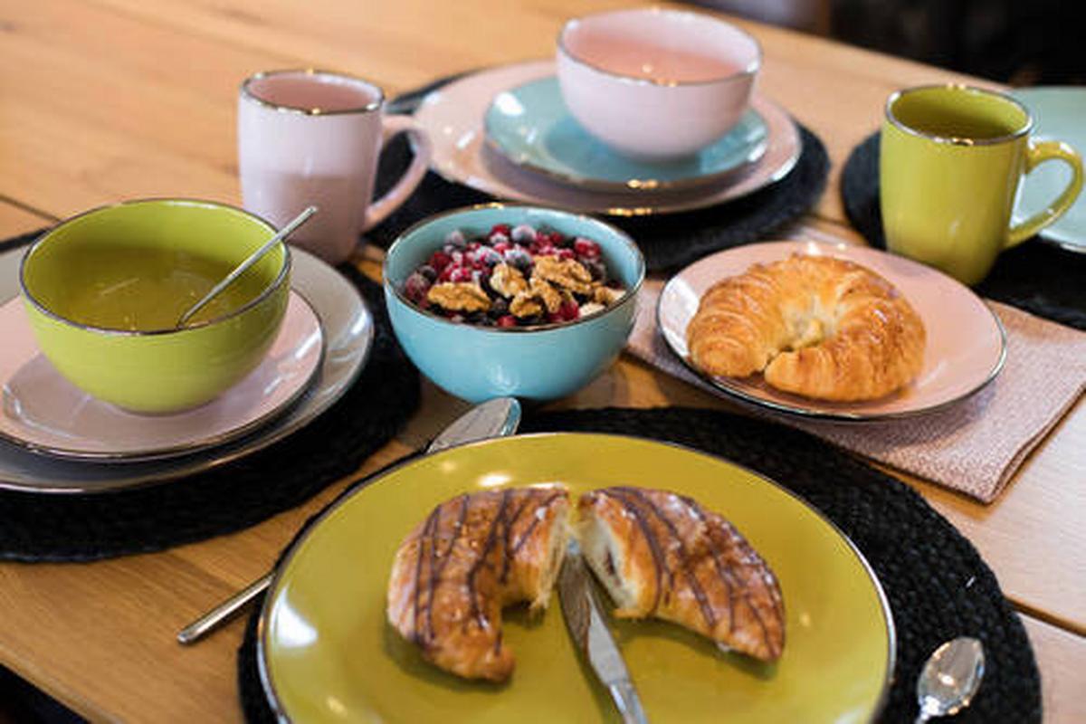 Kombiservice Metallic Rim 4 Personen Geschirr Set - Blau/Rosa, Basics, Keramik (37/23,5/32,3cm) - Mäser