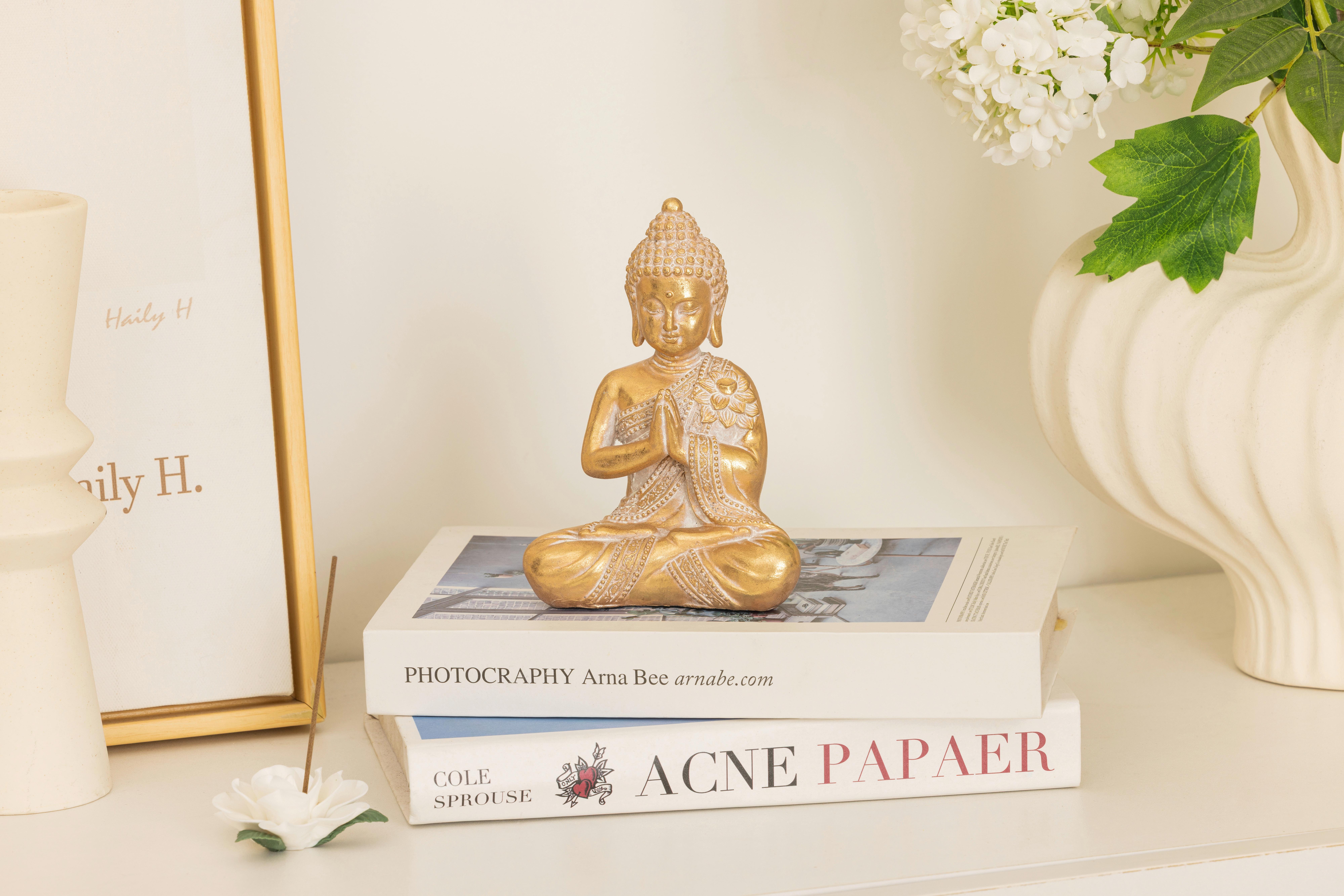 Buddha Sumana - Goldfarben, KONVENTIONELL, Kunststoff (10/6,5/14,5cm) - Luca Bessoni