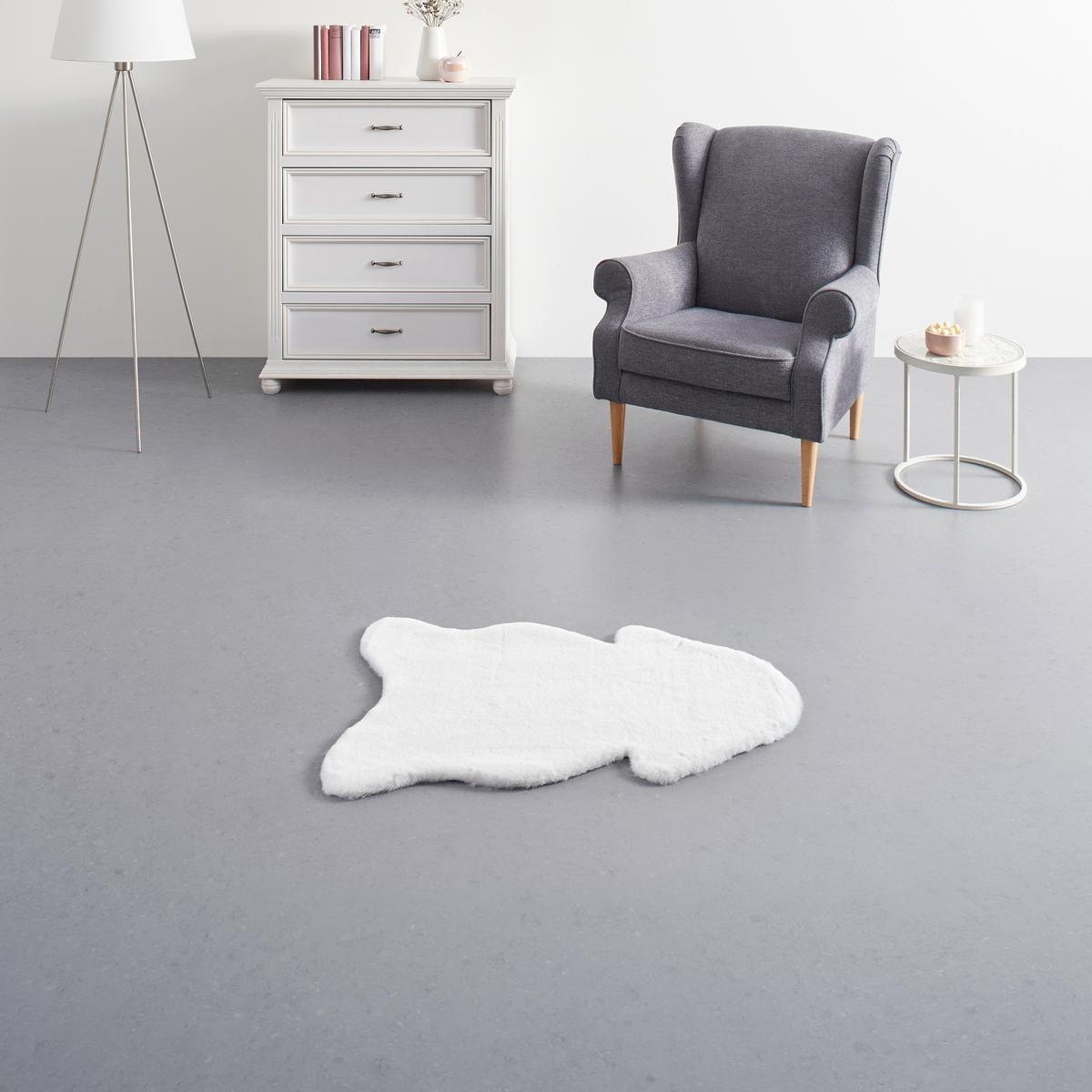 UMĚLÁ KOŽEŠINA Marlene, 90/60cm, bílá - bílá, kožešina/textil (90/60cm) - Modern Living