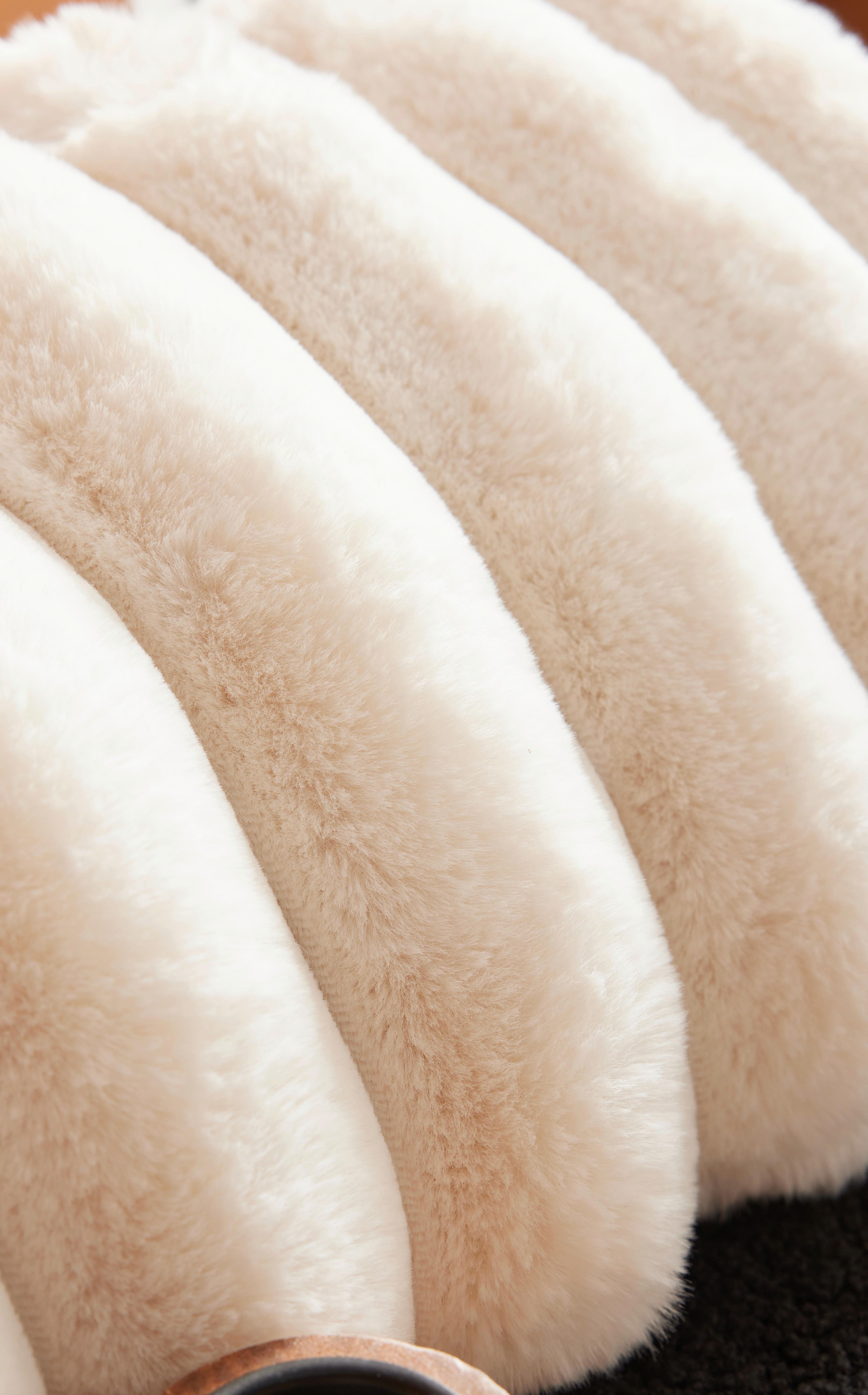 KOŽUŠINOVÝ VANKÚŠ MOKA CUSHION CREAM - biela, textil (30/60cm)