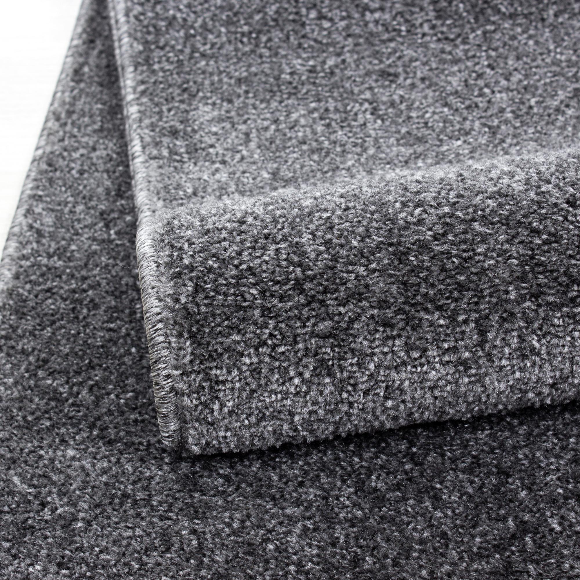 Einfarbiger Läufer in Grau