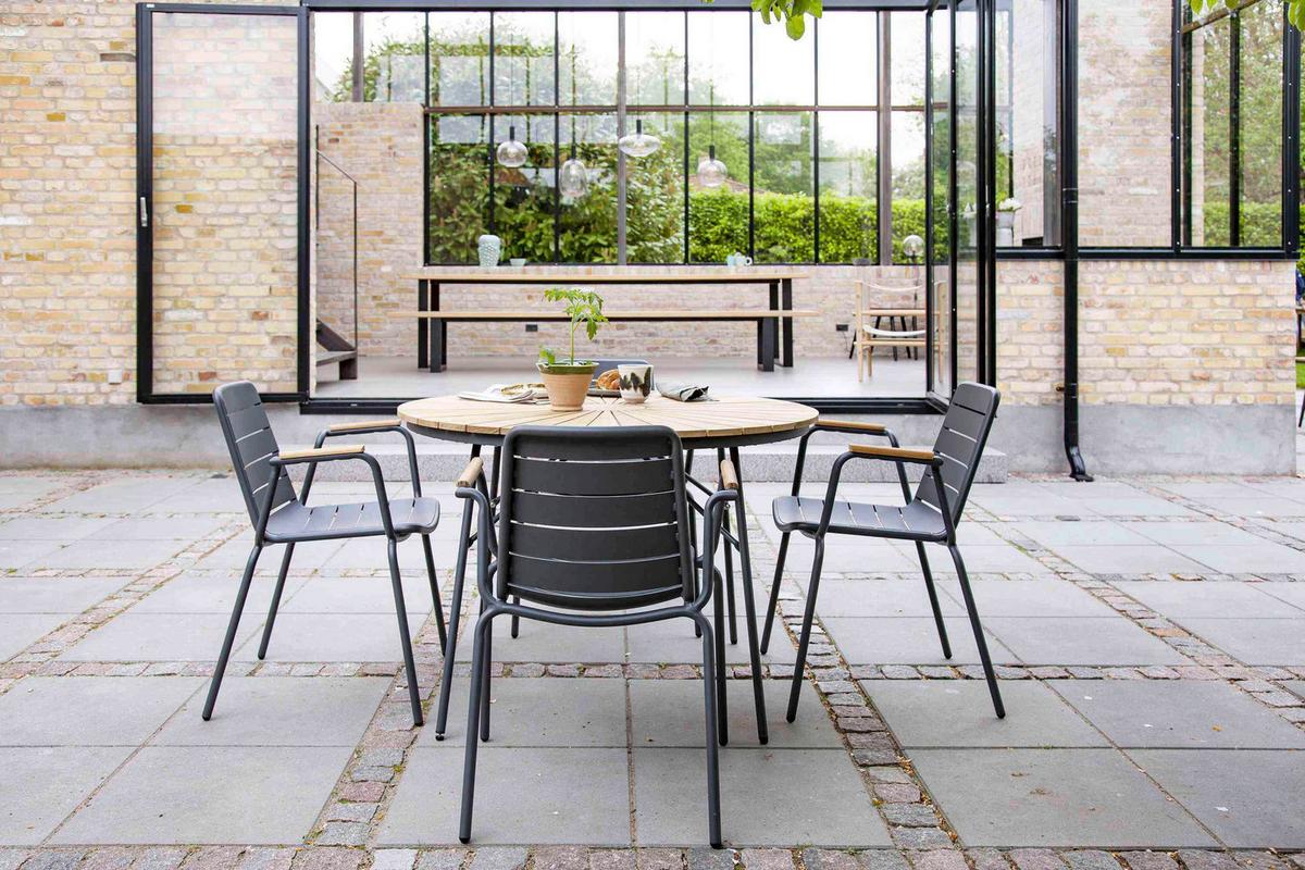 Gartentisch Ellen Teakholz ⌀ 110 cm - Anthrazit/Teakfarben, KONVENTIONELL, Holz/Metall (110/110/74cm) - Gardenson