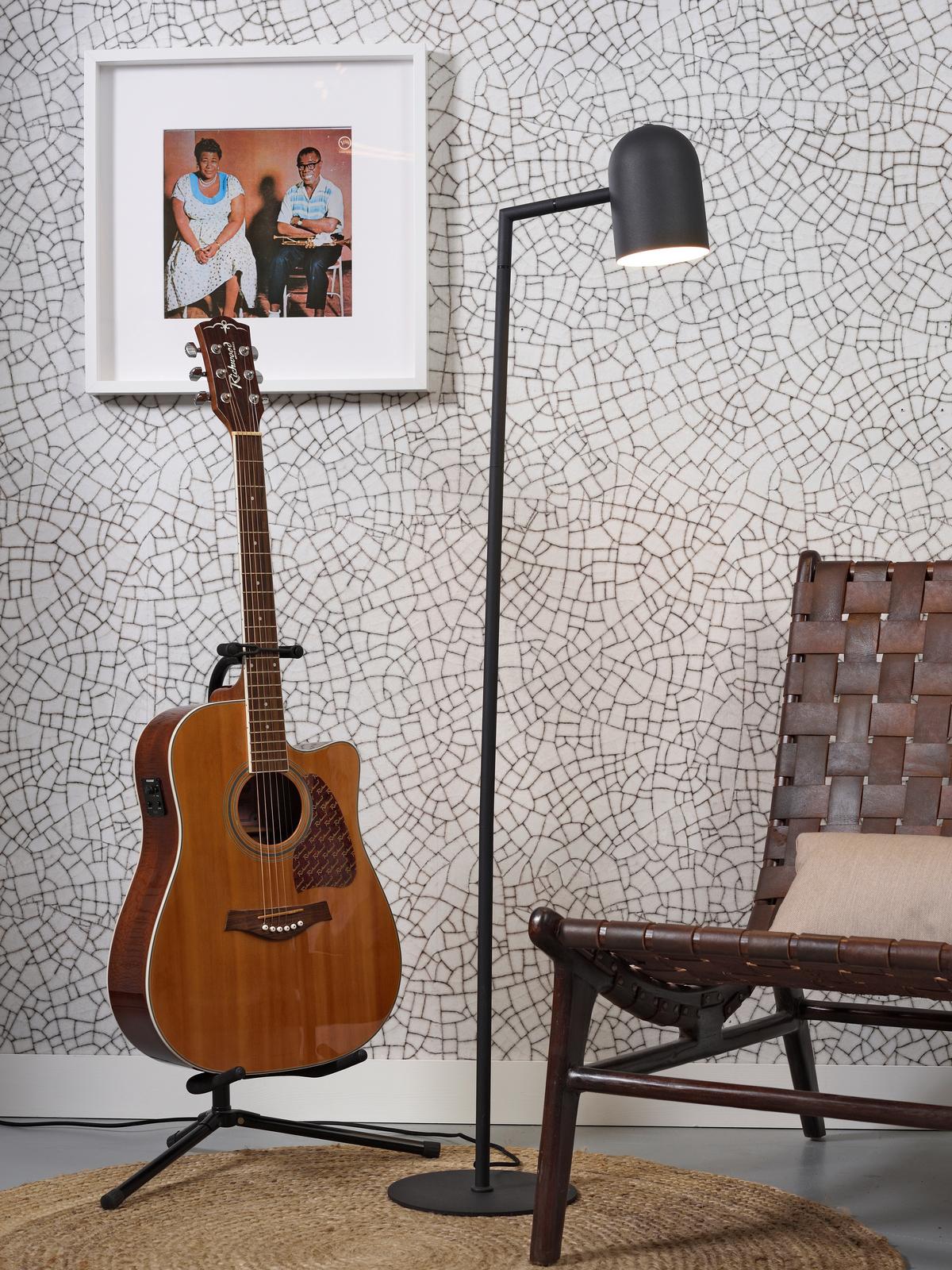 Stehlampe Marseille Schwarz drehbar - Schwarz, Design, Metall (17/141cm) - It's about Romi