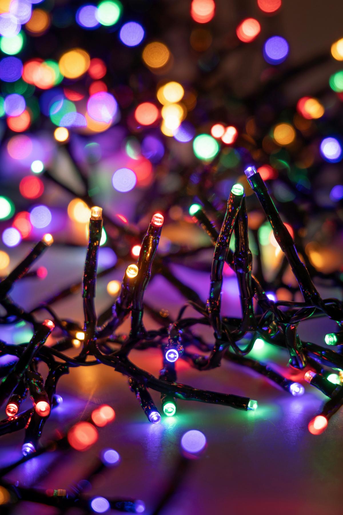 SVETELNÁ REŤAZ OZU - čierna, Romantik / Landhaus, plast (240cm) - Mömax