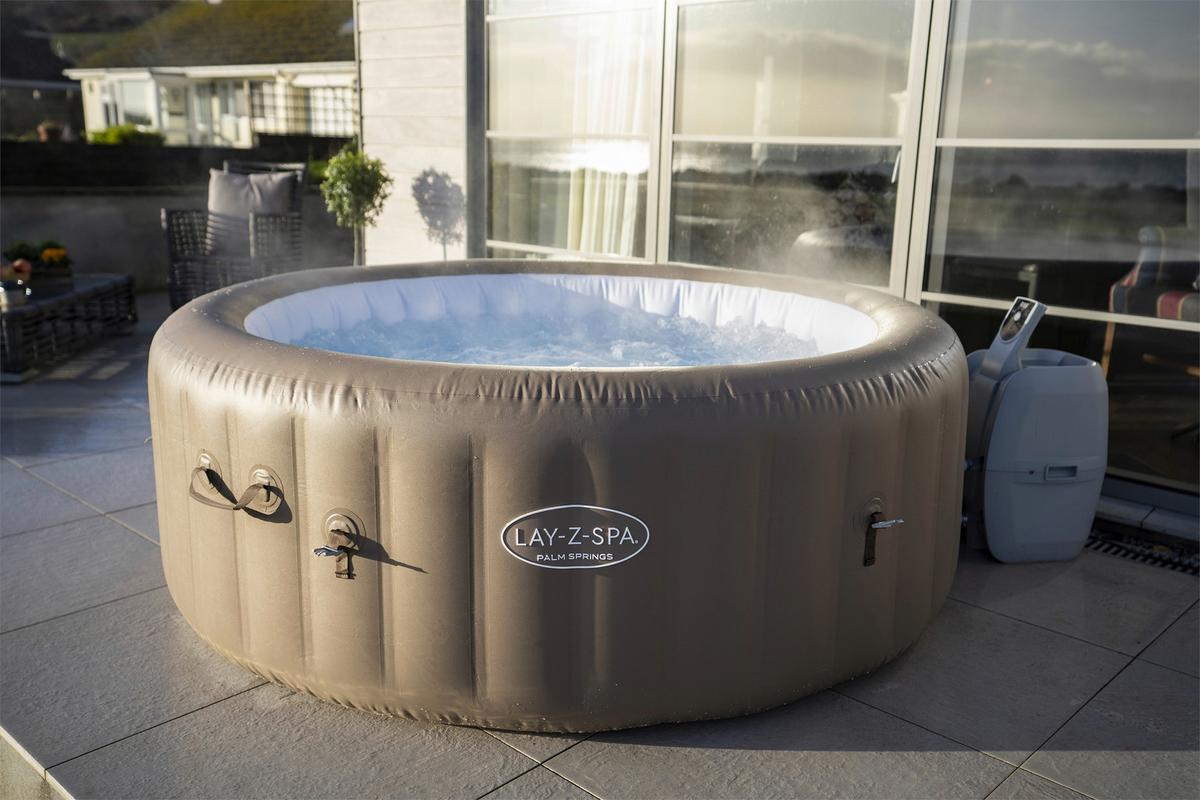 Whirlpool Aufblasbar Palm Springs Ø196 X H 71 cm - Hellbraun/Weiß, KONVENTIONELL, Kunststoff (196/71cm) - Bestway