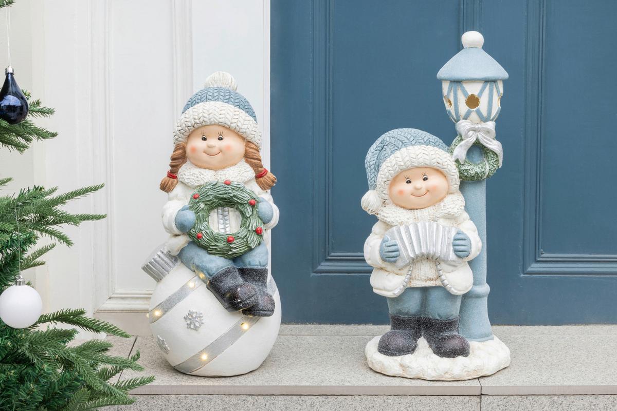 Dekofigur Kind Erika - Rot/Braun, KONVENTIONELL, Kunststoff (24/24,5/50cm) - Luca Bessoni