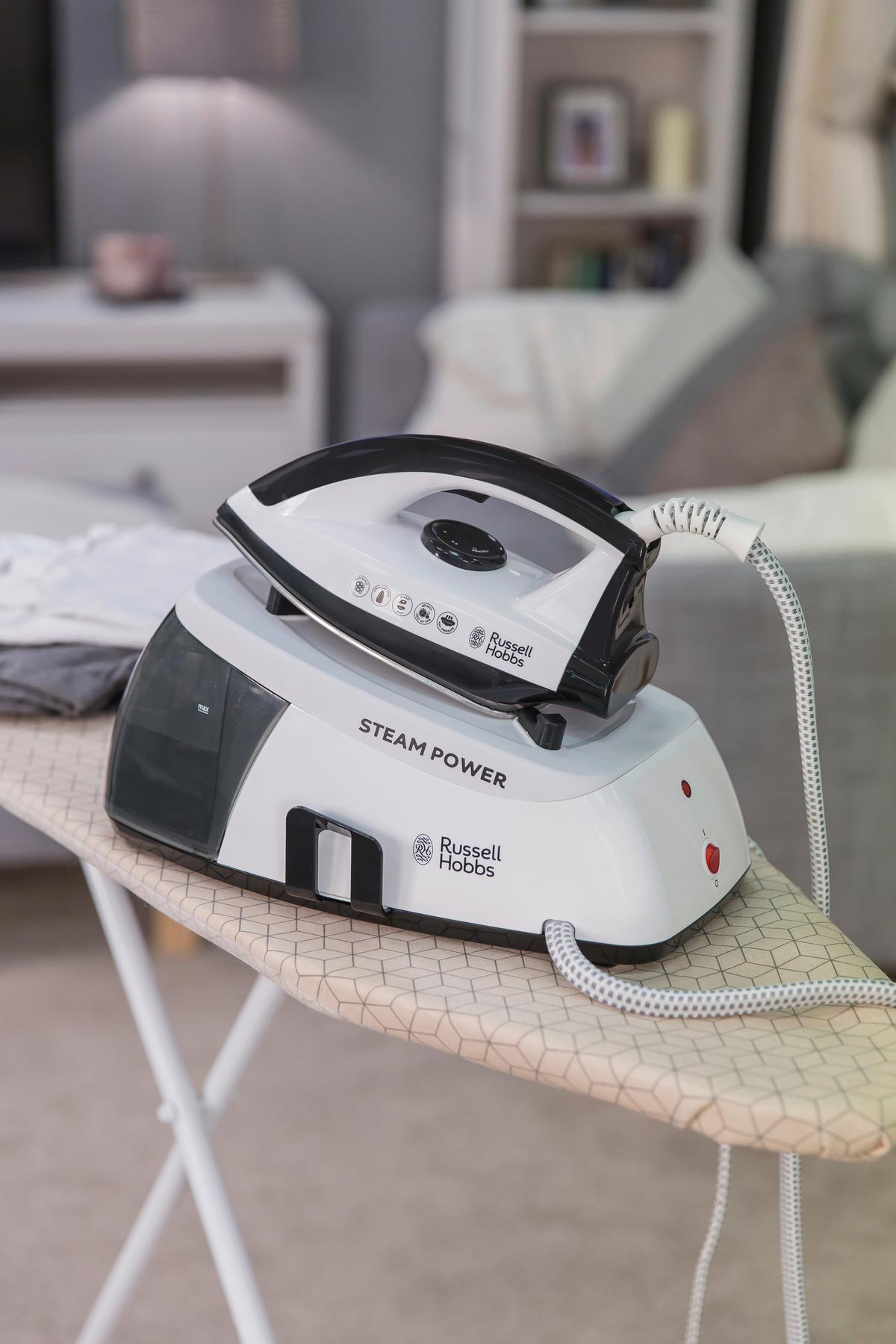 Dampfbügelstation Steam Power Schwarz - Schwarz/Weiß, Basics, Kunststoff/Metall (23,0/30,0/41,0cm) - Russell Hobbs