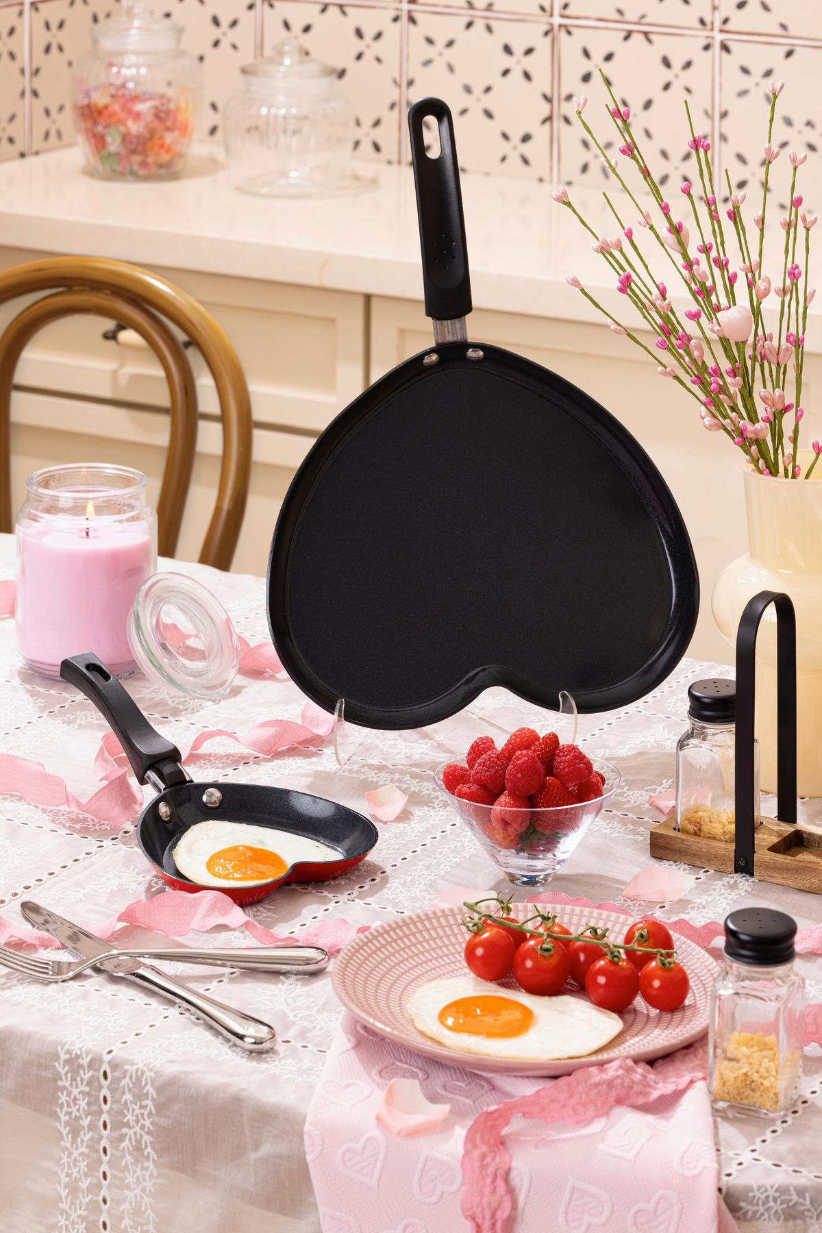 Crepes Palacsintasütő Helen - piros, Modern, műanyag/fém (28/24/2cm) - Luca Bessoni