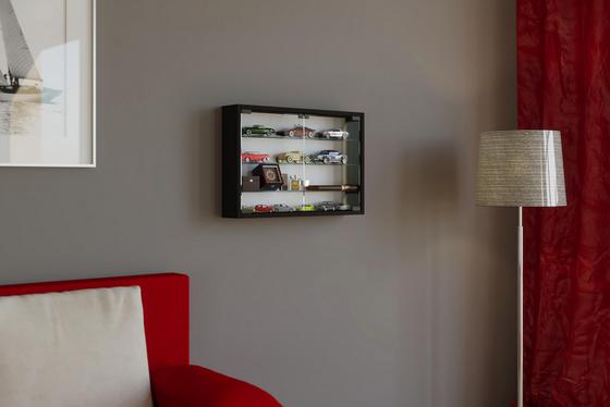 Vitrine in Schwarz Hängevitrine