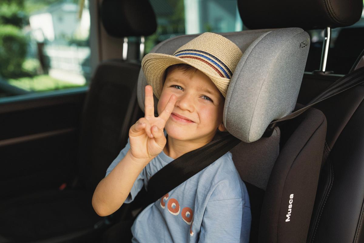 Kinderautositz Musca - Hellgrau/Schwarz, Basics, Kunststoff/Textil (44/55/43cm) - Osann