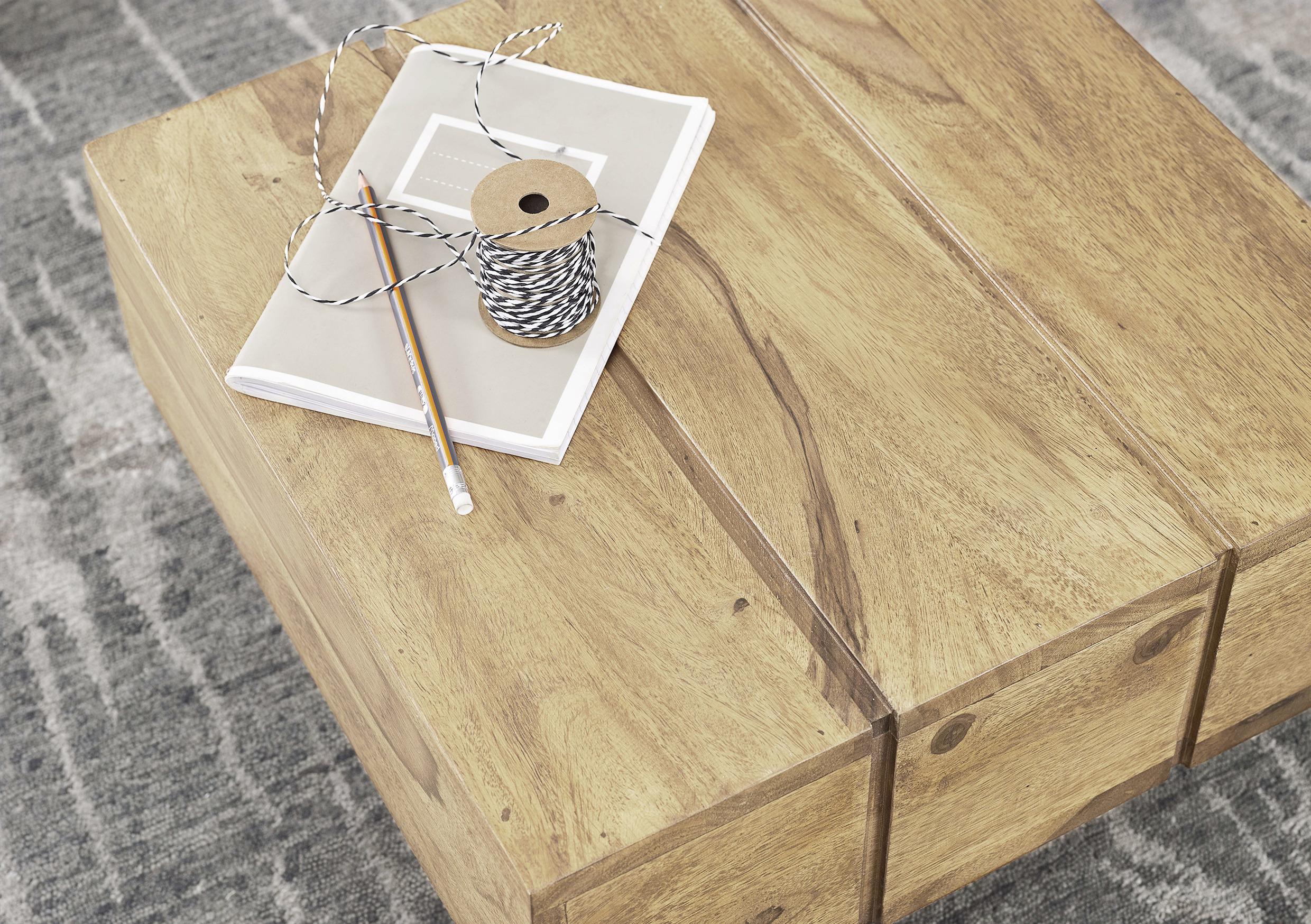 Beistelltisch Sira aus Naturbelassener Akazie Detail Top