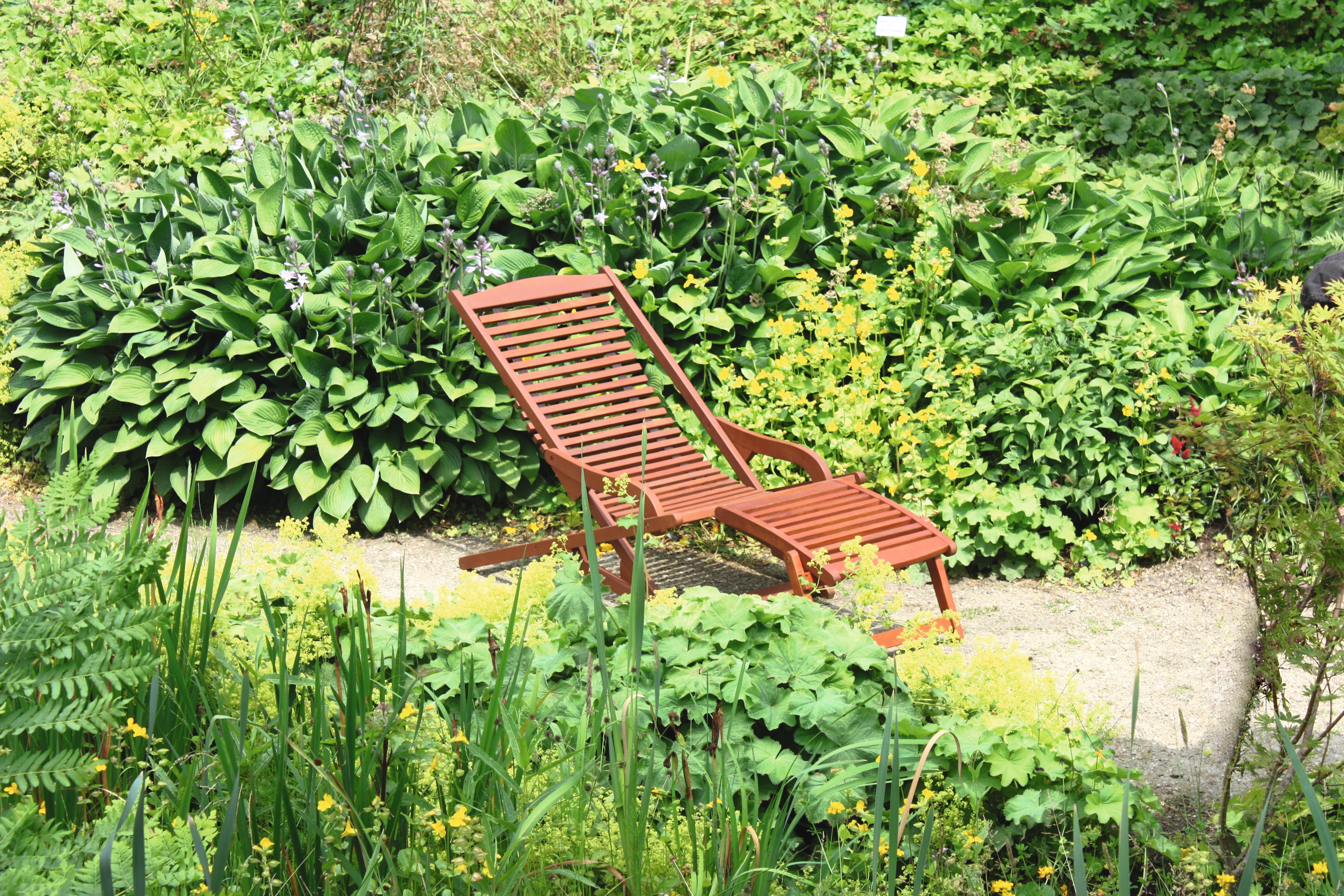 Sonnenliege Alaska Eukalyptusholz mit Auflage - Beige/Braun, Basics, Holz/Kunststoff (59,5/78/145cm) - Gardenson