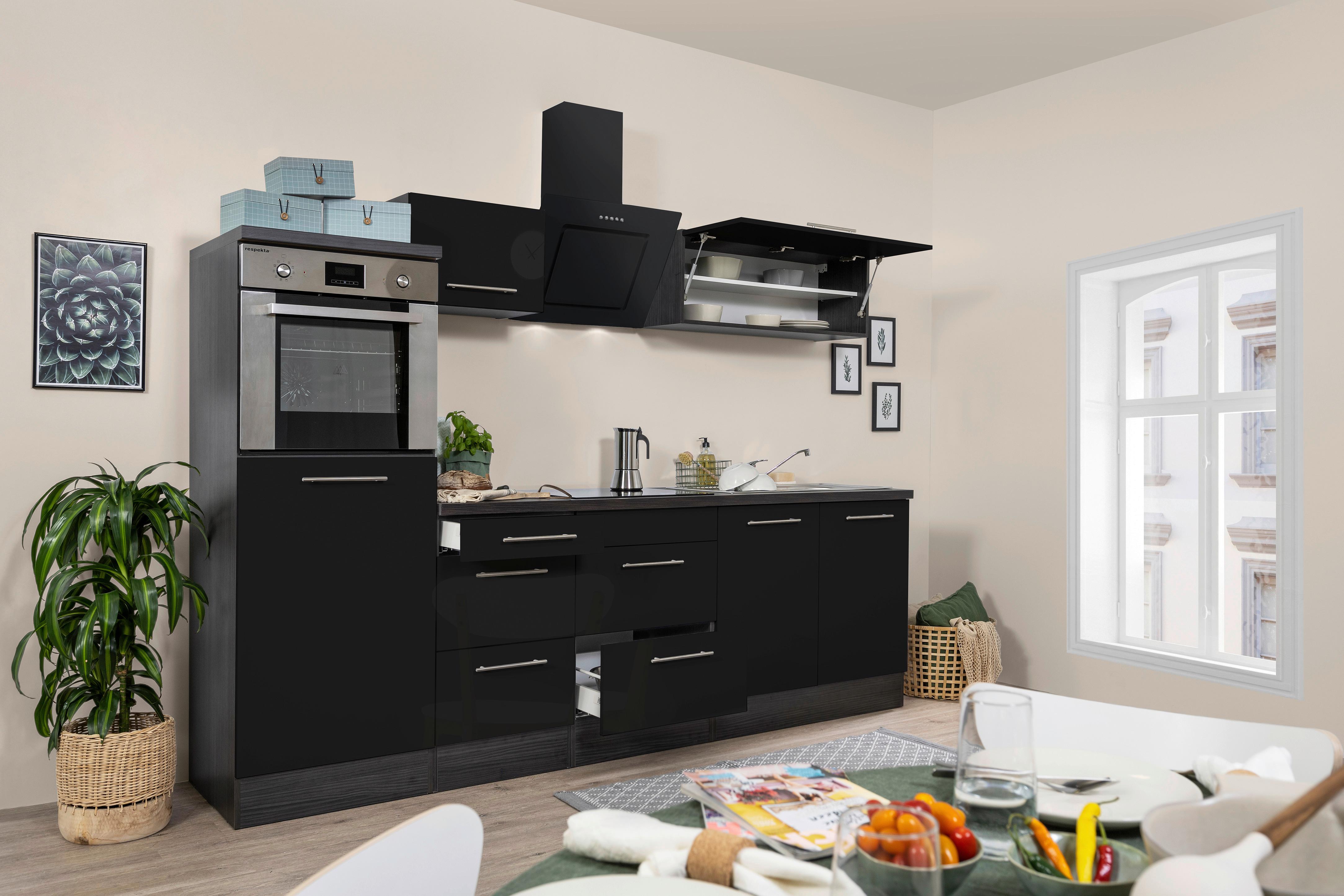 Küchenzeile mit Geräten in Schwarz