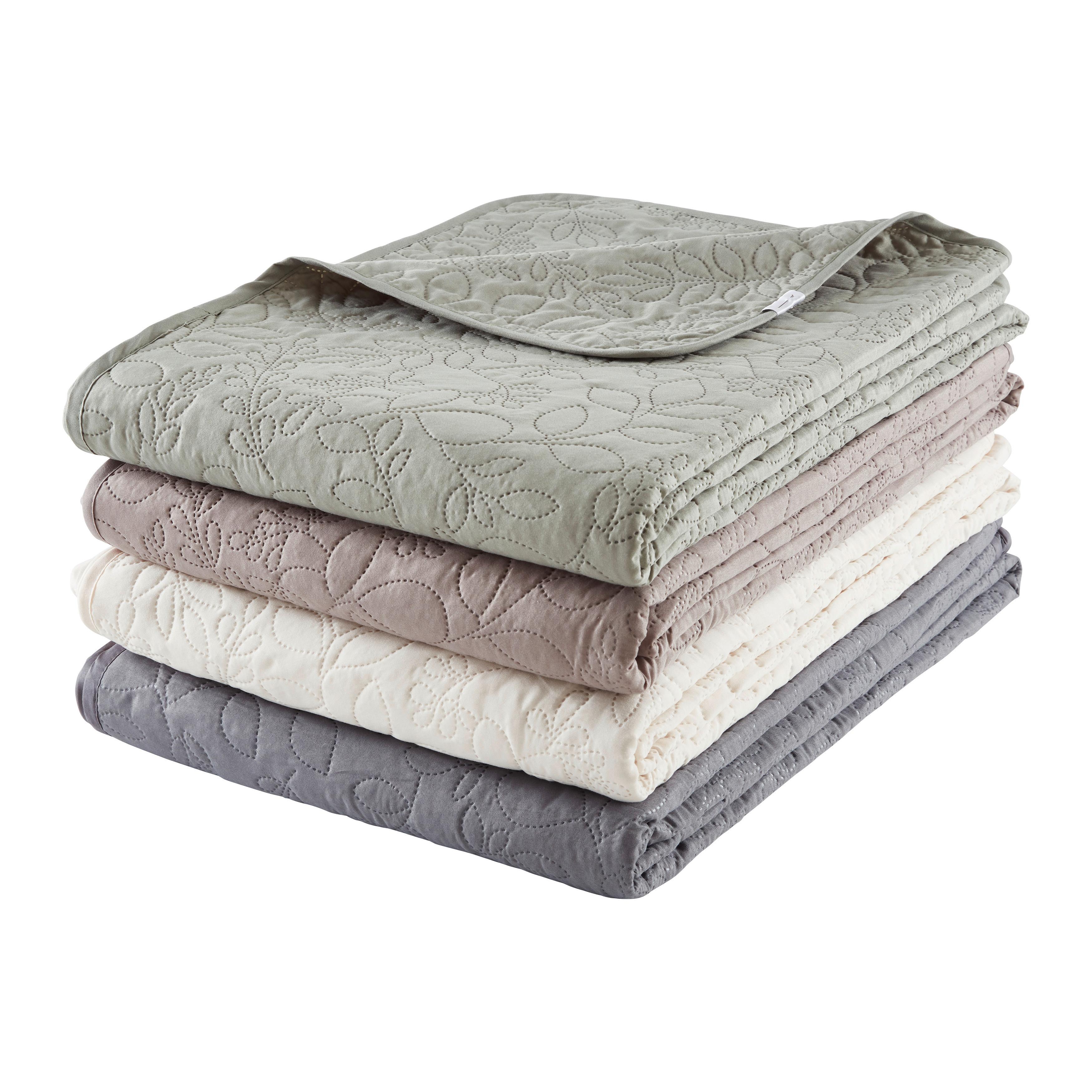 Denní deka Grace, 220/240cm - šalvějově zelená, textil (220/240cm) - Modern Living