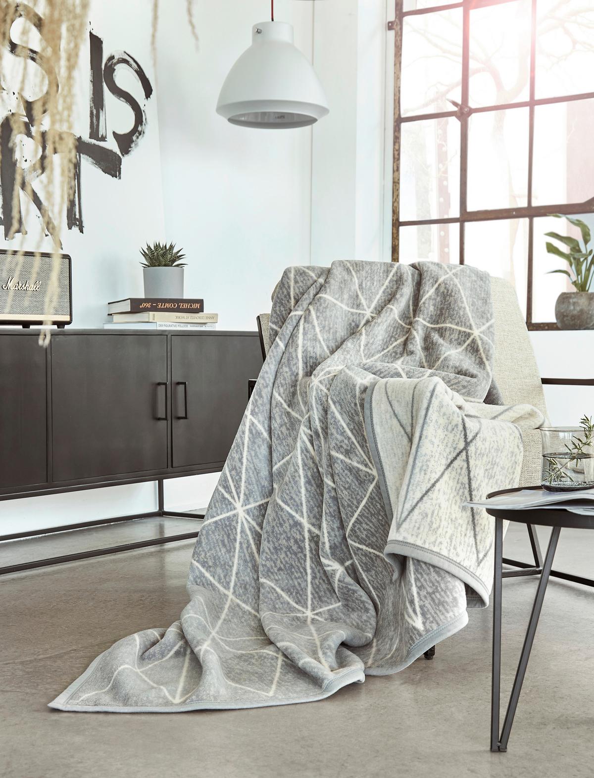Kuscheldecke Bugatti Grau 150x200 Cm Double Face - Grau, KONVENTIONELL, Textil (150/200cm) - Bugatti