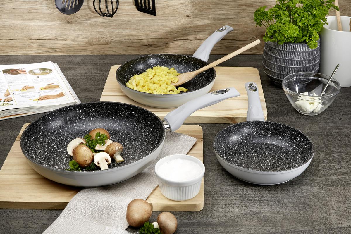 Bratpfanne Manuela Dxh: Ca. 24x4,9 Cm Aluminium - Schwarz/Weiß, KONVENTIONELL, Metall (24/4,9cm) - James Wood