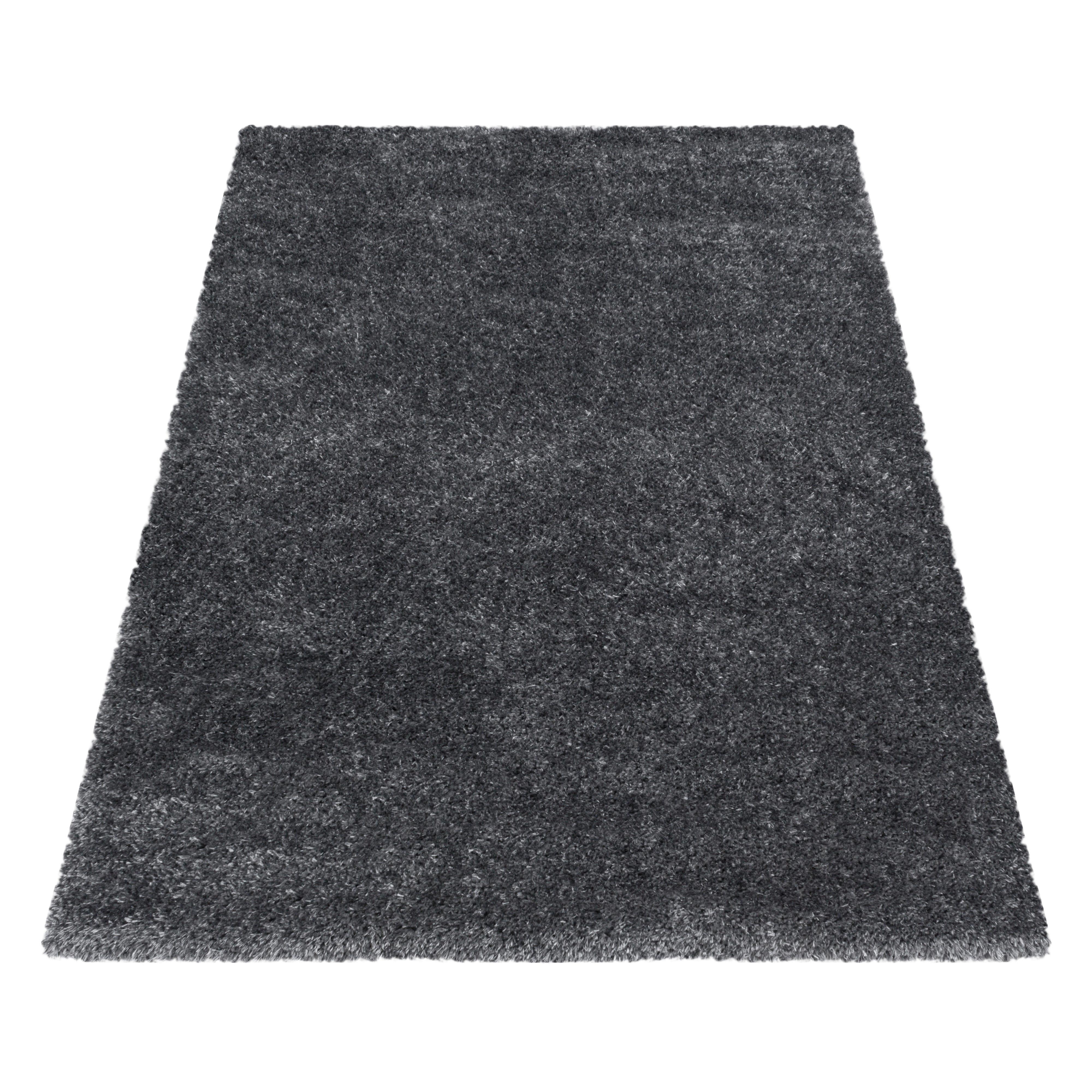 Hochflorteppich in Grau für Fußbodenheizung
