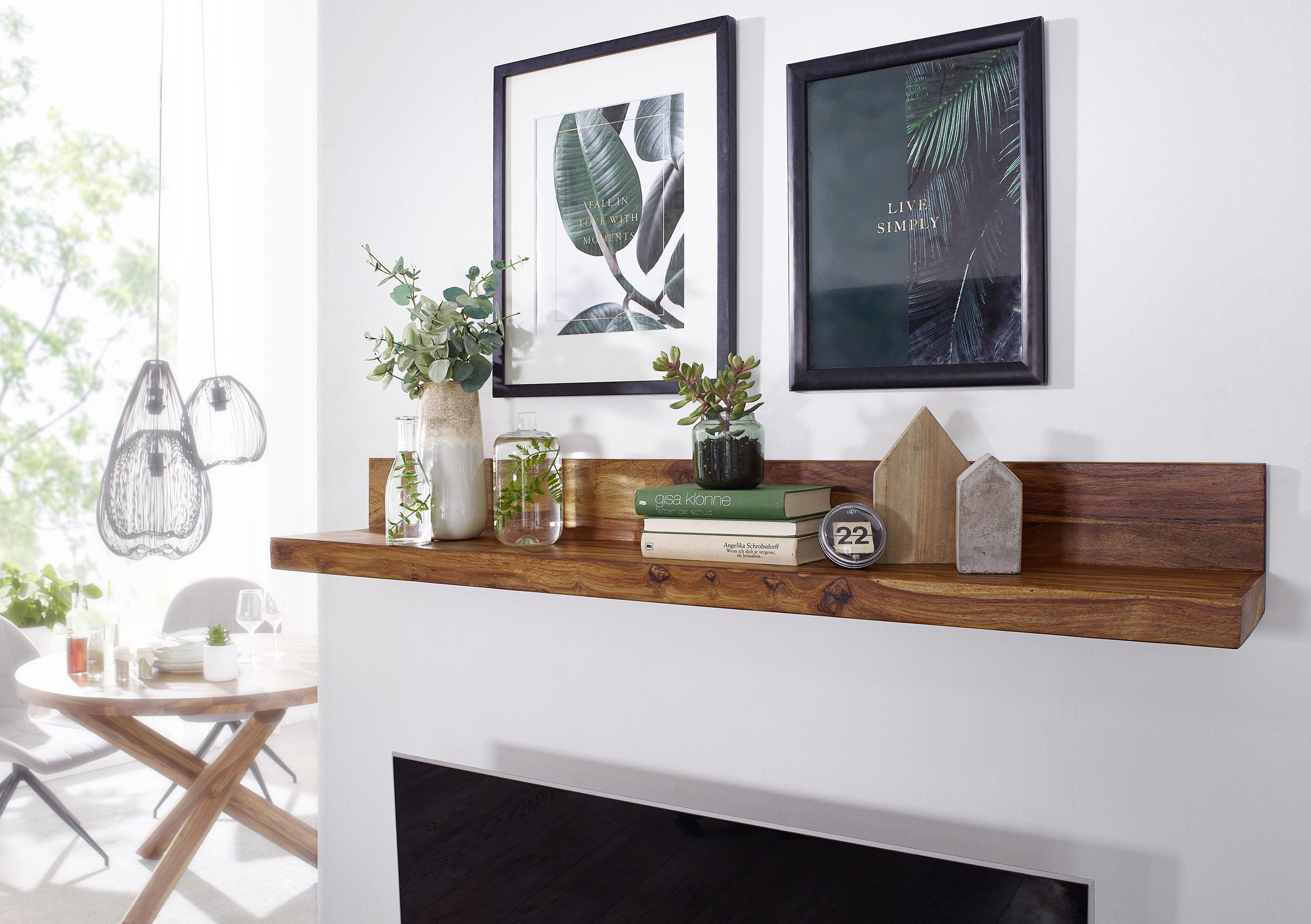 Wandregal in Naturfarben