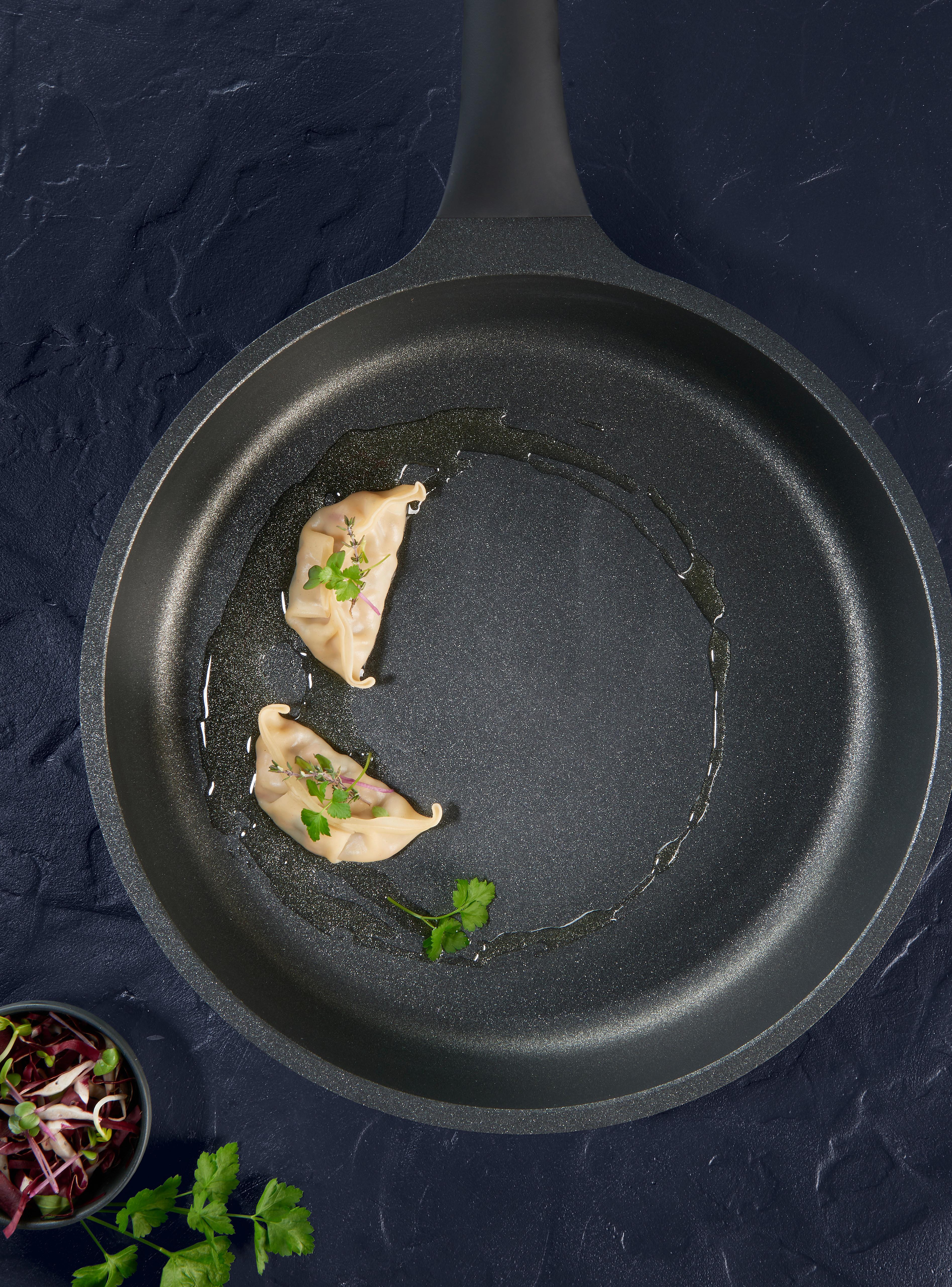 Panvica Black Line, Ø: 28cm - čierna, Konventionell, kov/plast (28/5,5cm) - Gourmesto