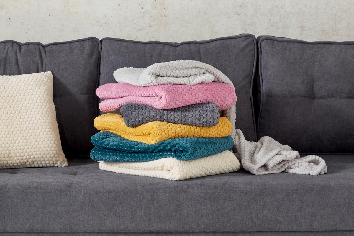 Kuscheldecke Belinda Beige 130x170 cm - Beige, ROMANTIK / LANDHAUS, Textil (130/170cm) - James Wood
