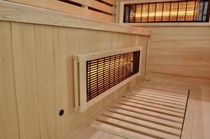 Infrarotkabine DELUXE aus Holz mit Carbon-Magnesium-Heizplatte Detail Strahler